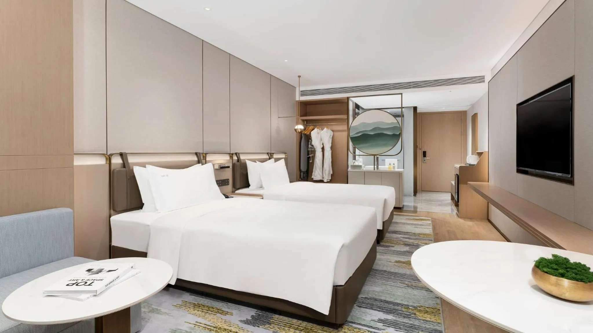 Photo of the whole room, Bed in Holiday Inn Changsha Malanshan by IHG