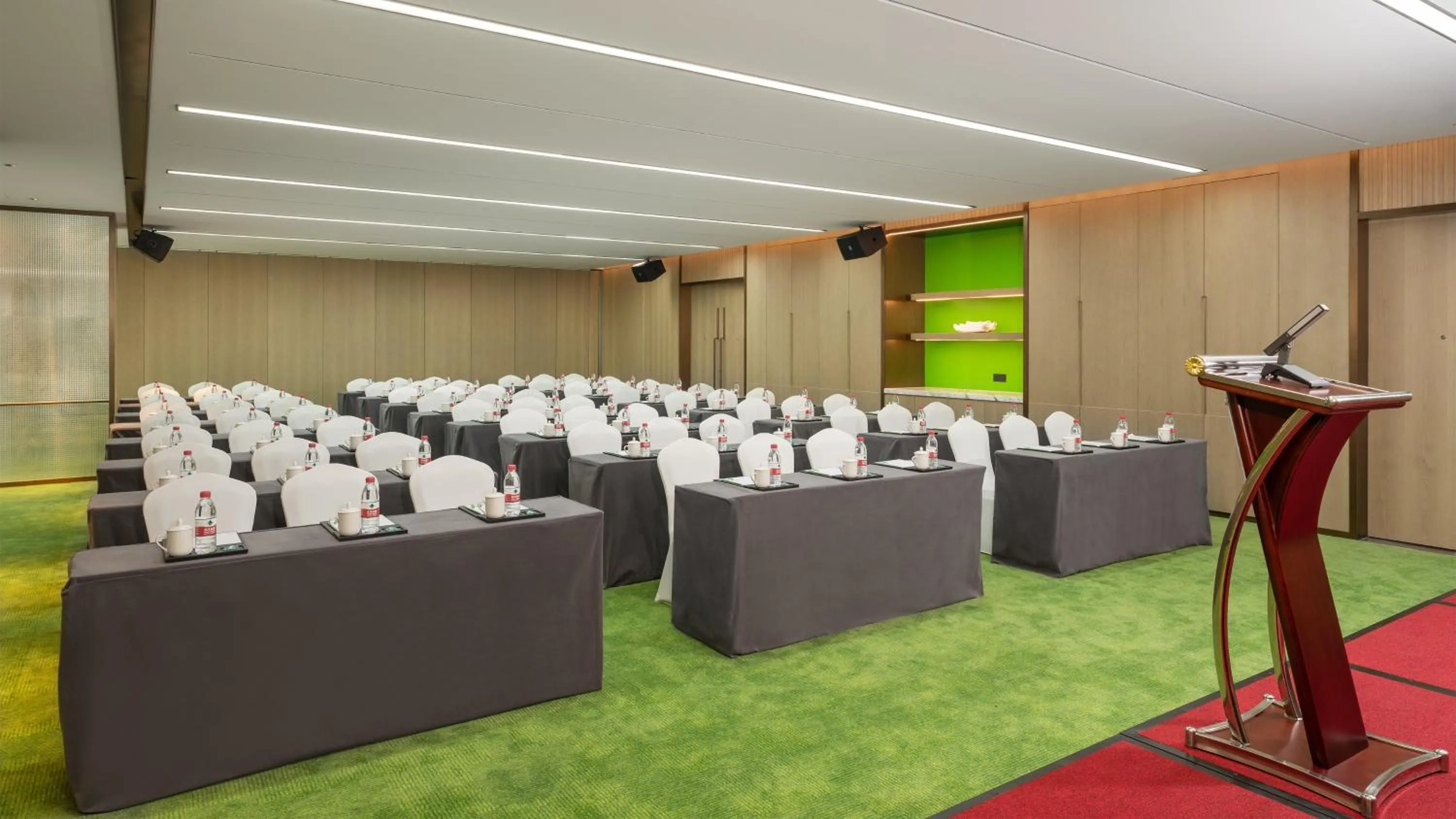 Meeting/conference room in Holiday Inn Changsha Malanshan by IHG