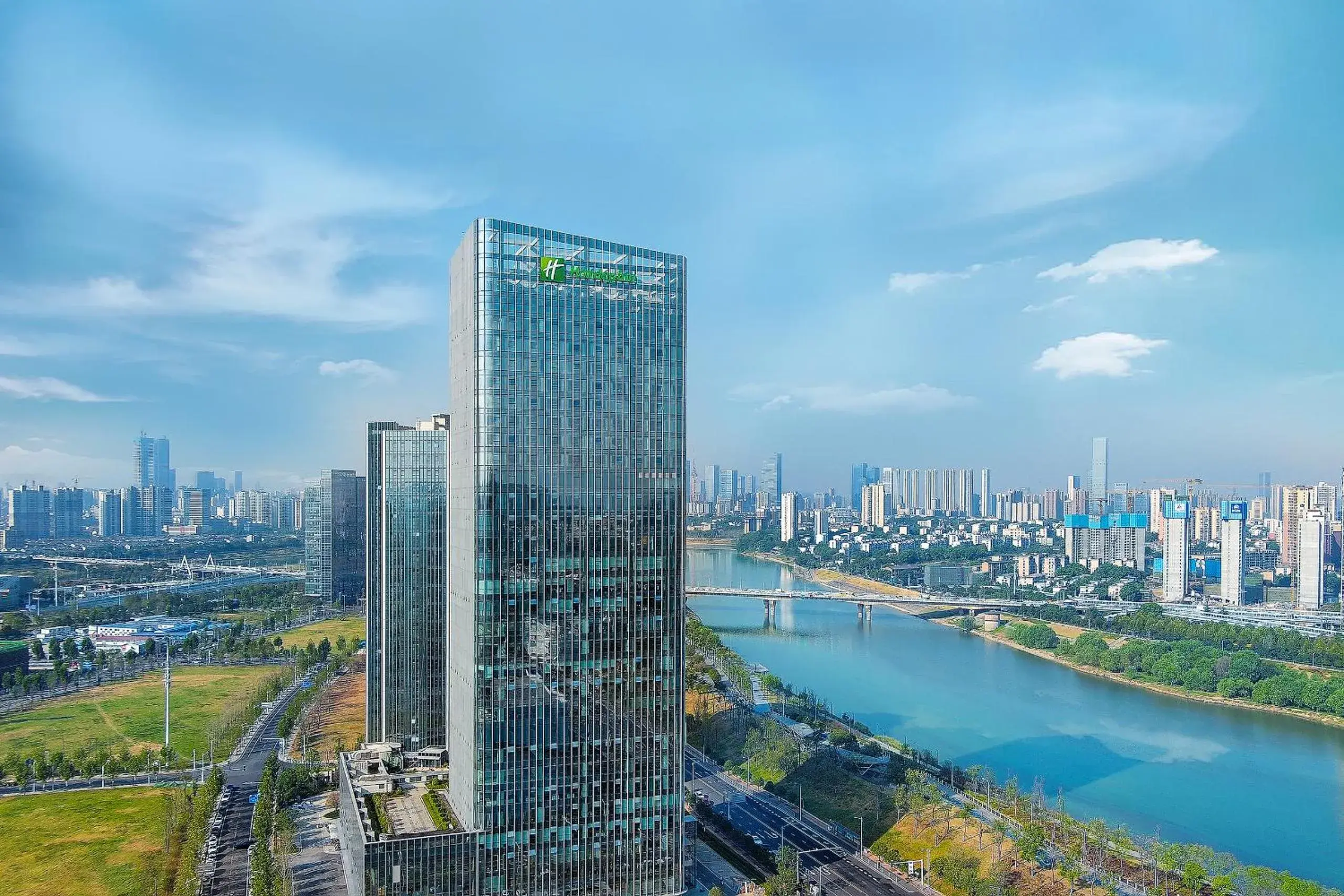 Property building in Holiday Inn Changsha Malanshan by IHG Property building in Holiday Inn Changsha Malanshan by IHG