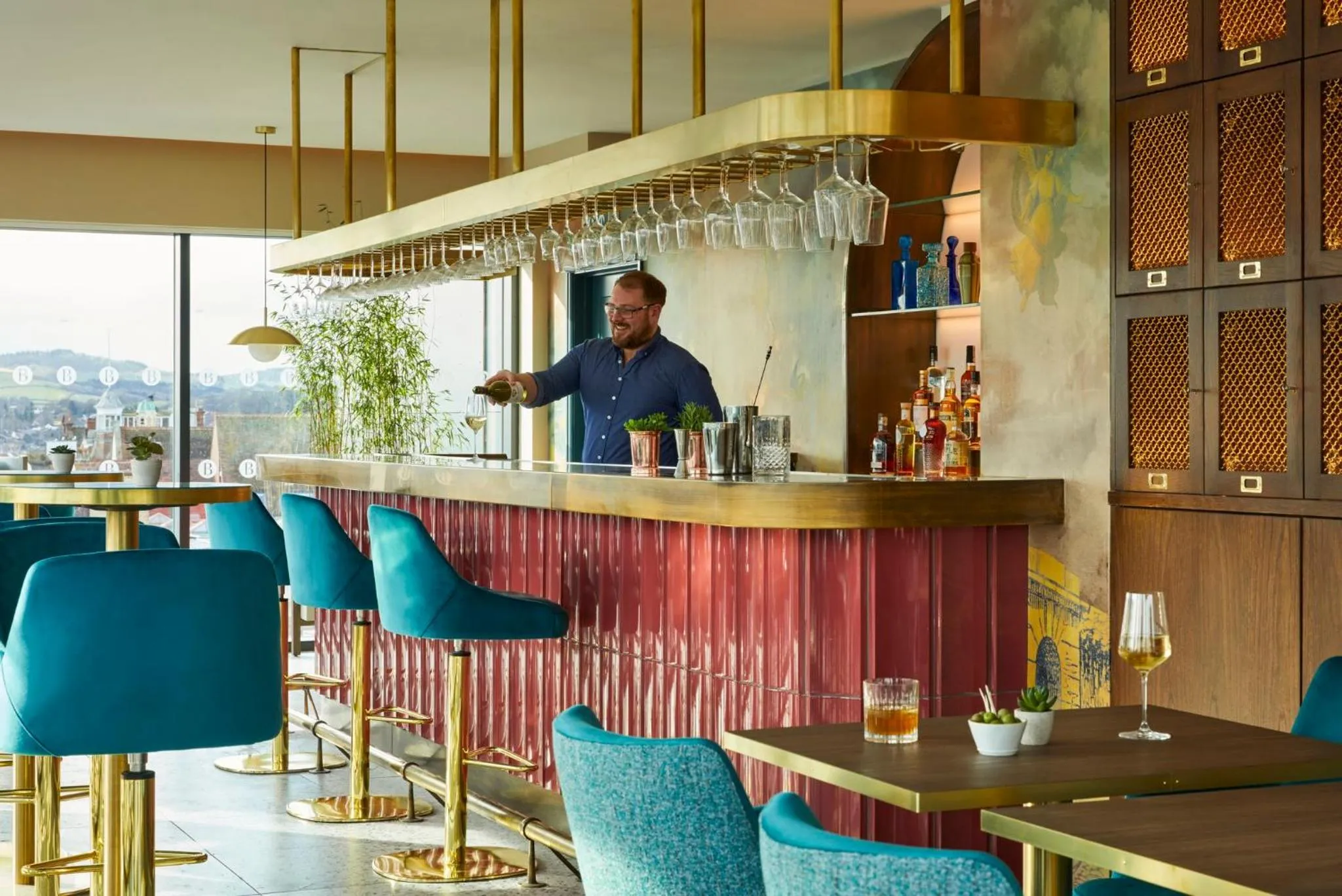 Lounge or bar in Hotel Indigo - Exeter by IHG