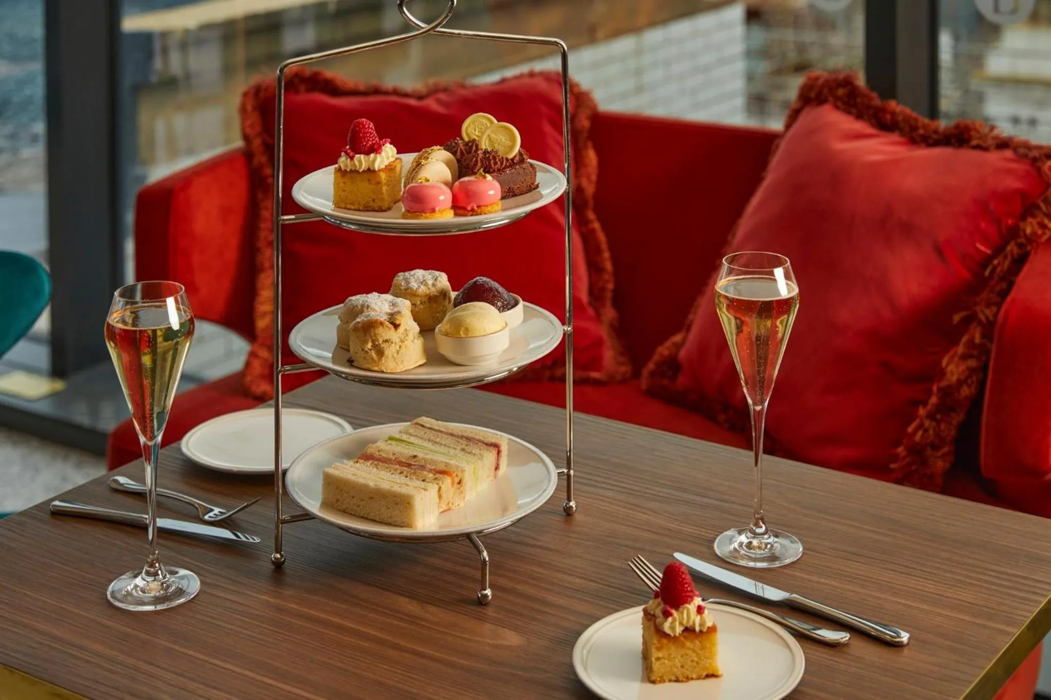 Lounge or bar in Hotel Indigo - Exeter by IHG