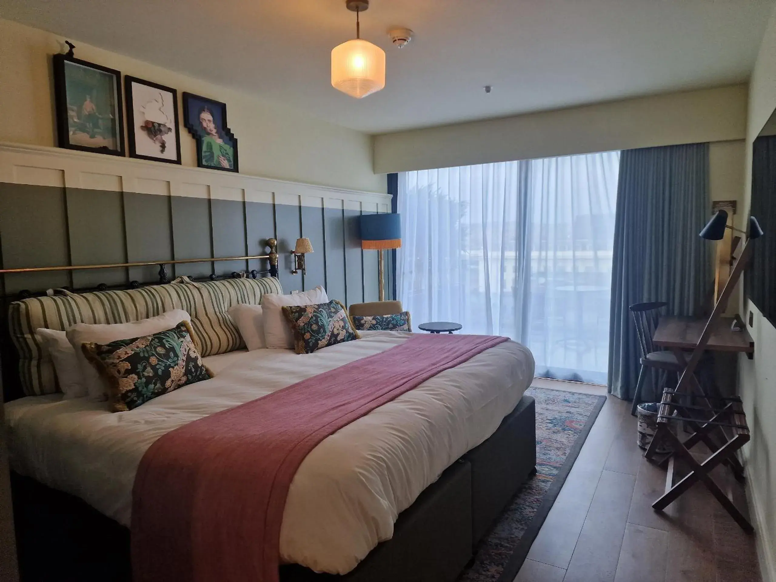 Photo of the whole room, Bed in Hotel Indigo - Exeter by IHG Photo of the whole room, Bed in Hotel Indigo - Exeter by IHG