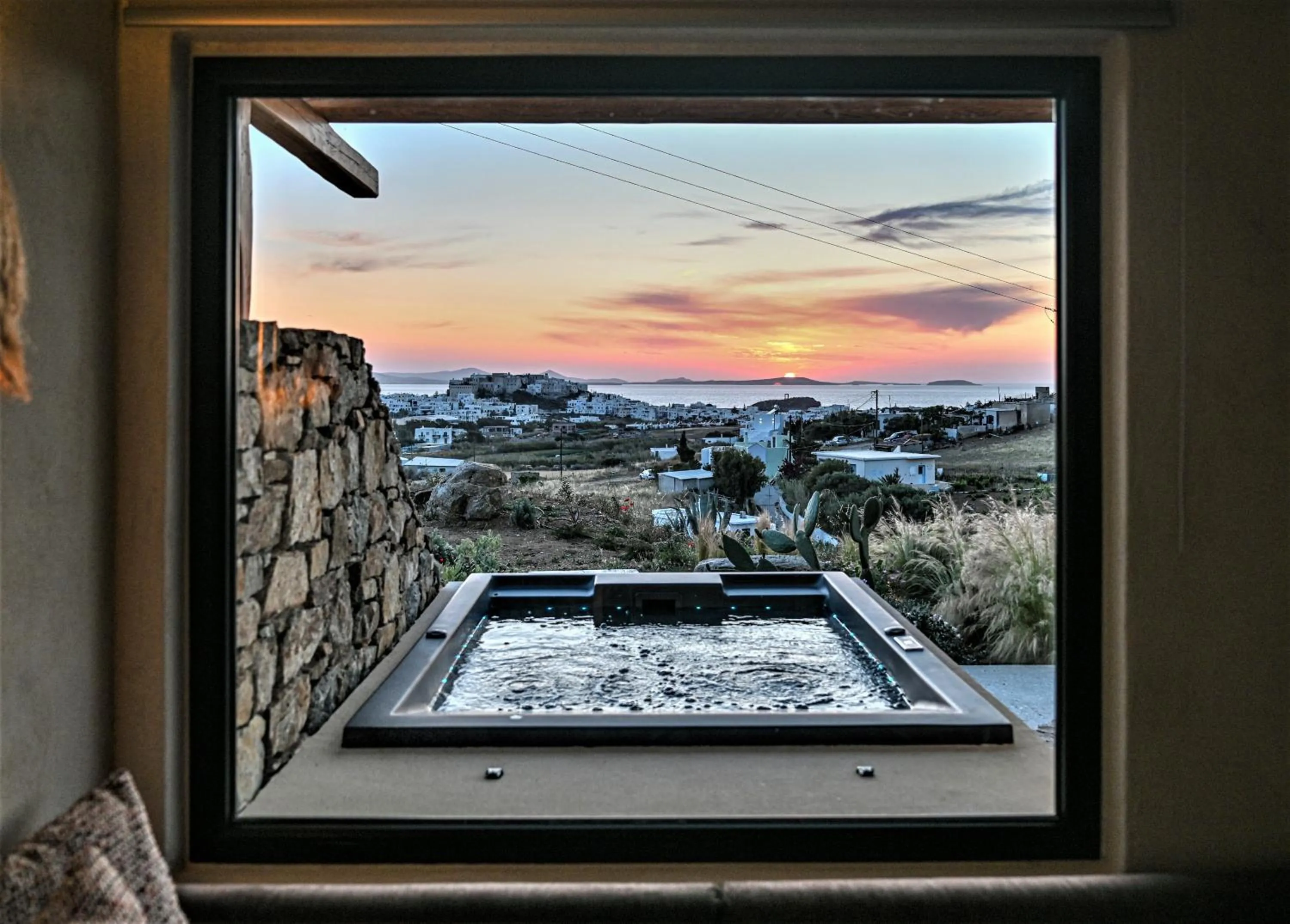 Hot Tub in Opuntia Suites