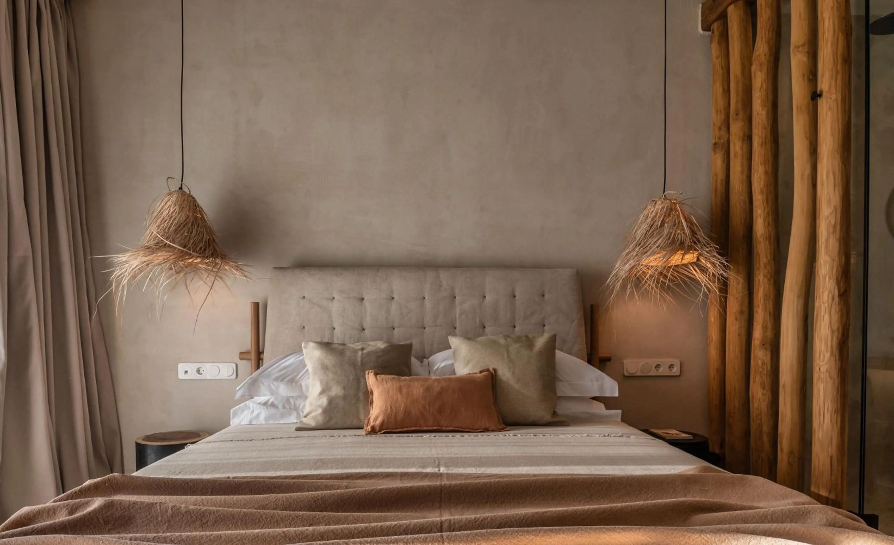 Shower, Bed in Opuntia Suites