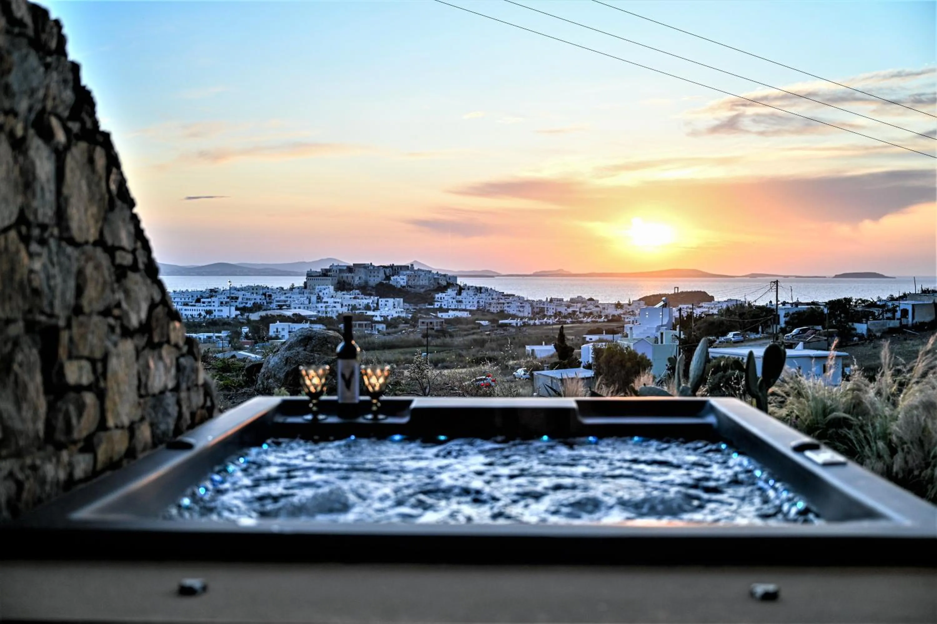 Hot Tub in Opuntia Suites