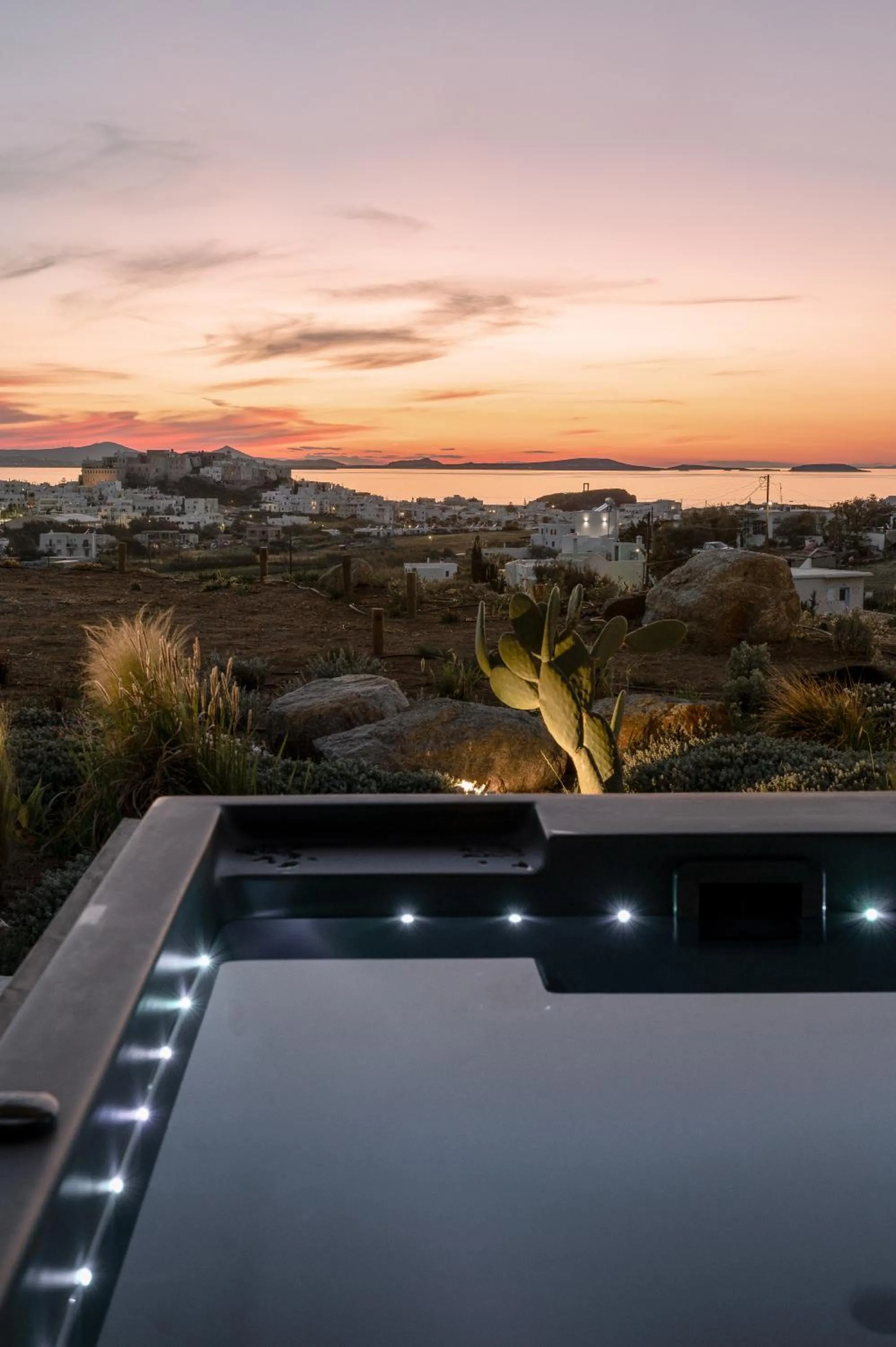 Hot Tub in Opuntia Suites