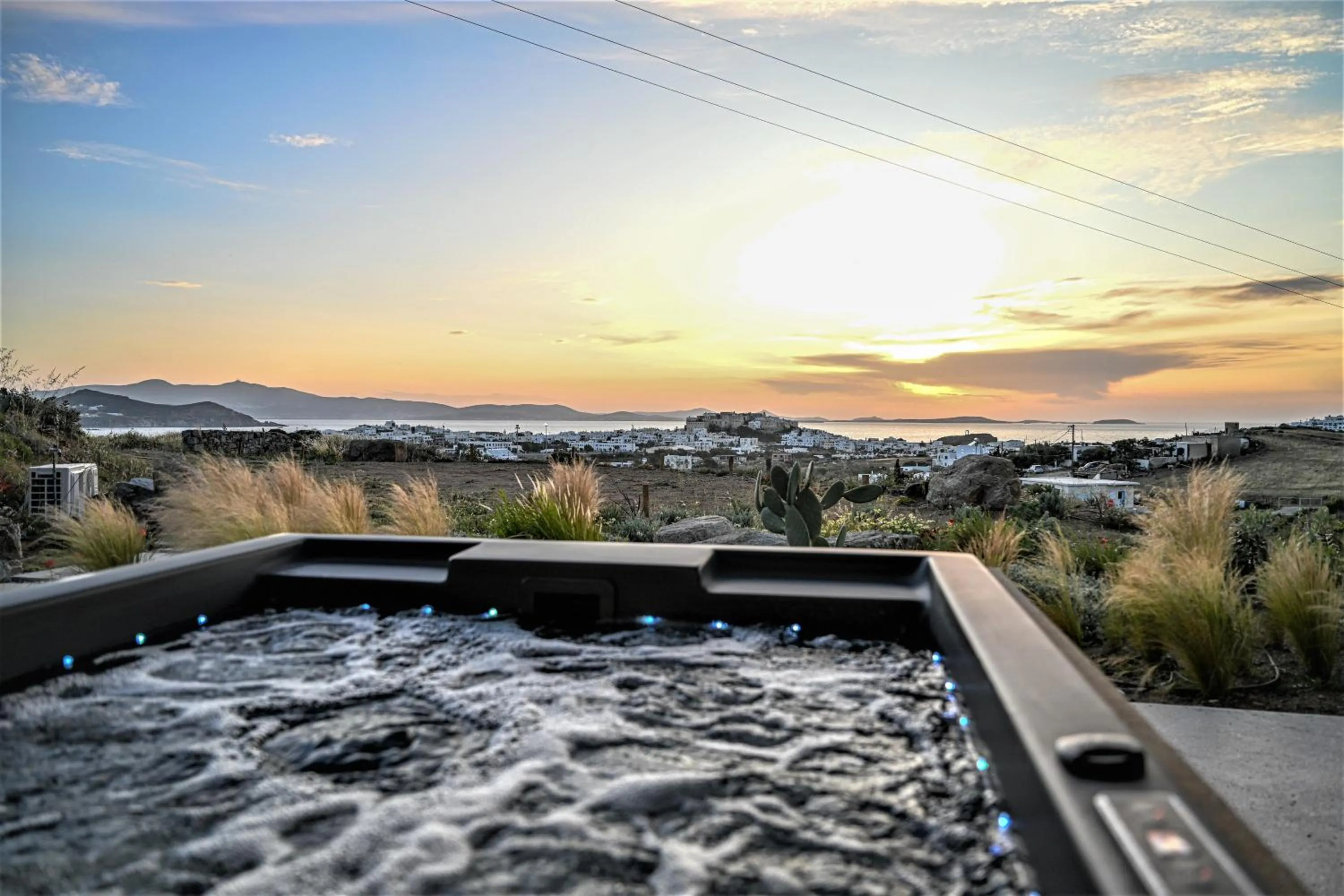 Hot Tub in Opuntia Suites