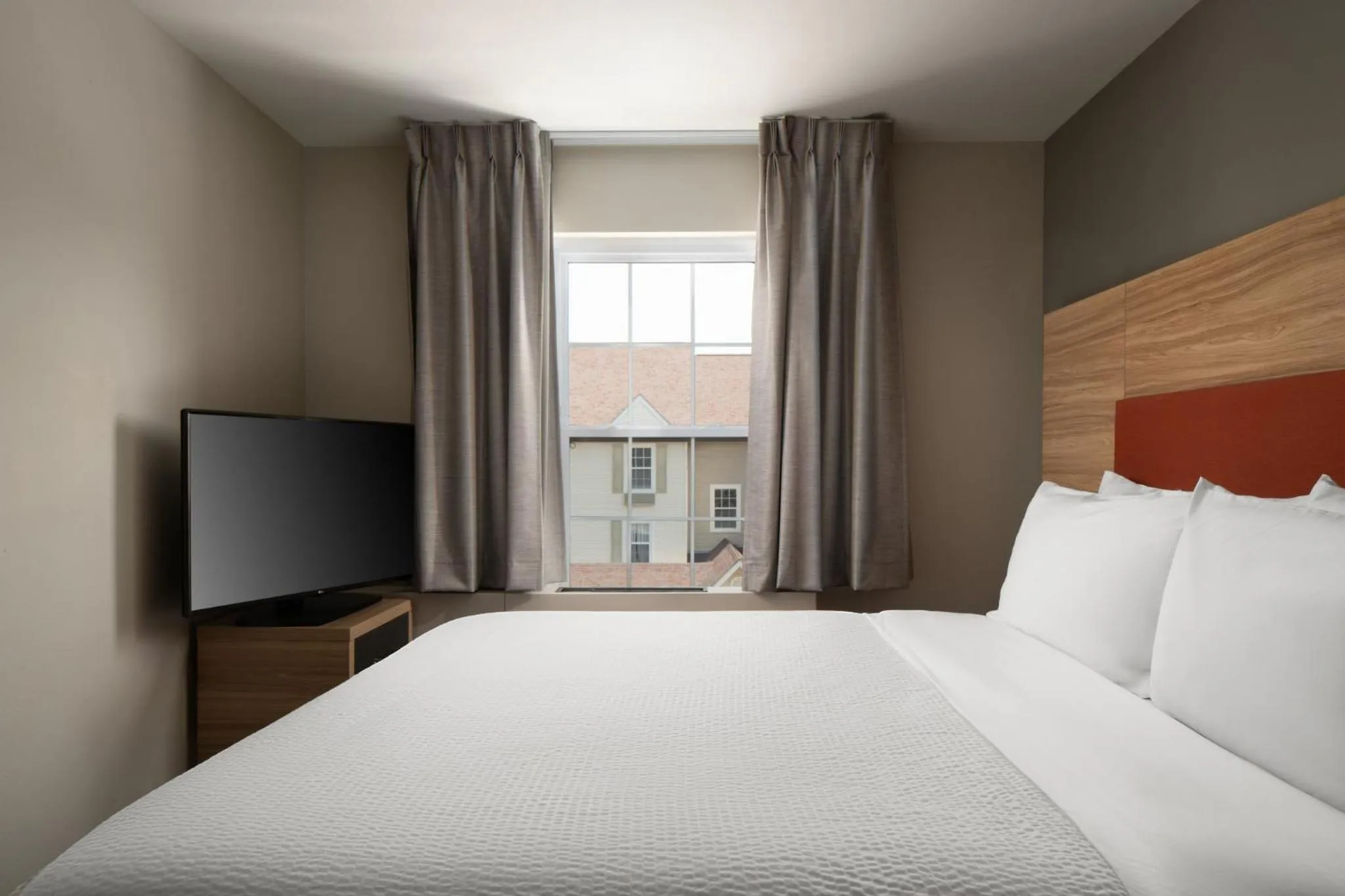 Photo of the whole room, Bed in Candlewood Suites St Louis St Charles by IHG