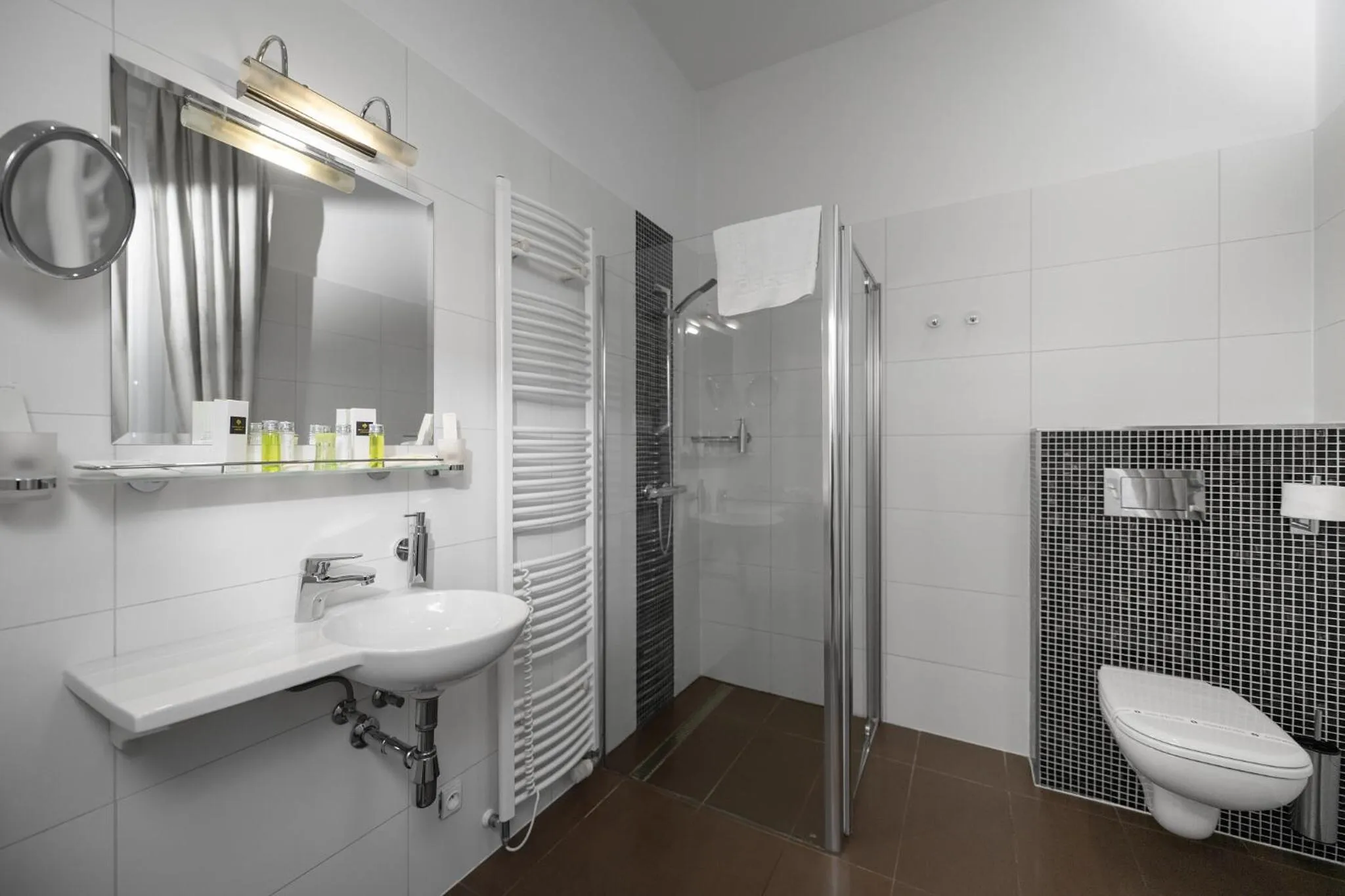 Property building in Zámeček Petrovice