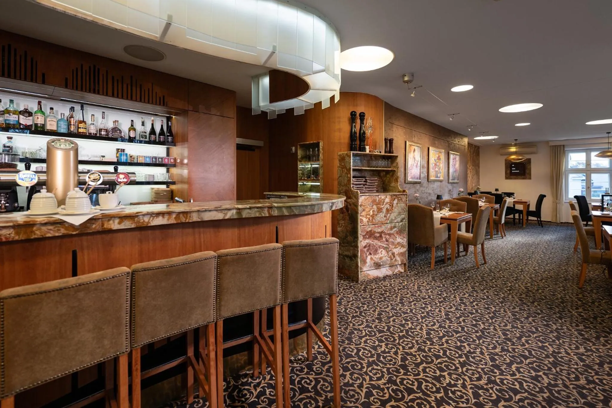 Restaurant/places to eat in Zámeček Petrovice