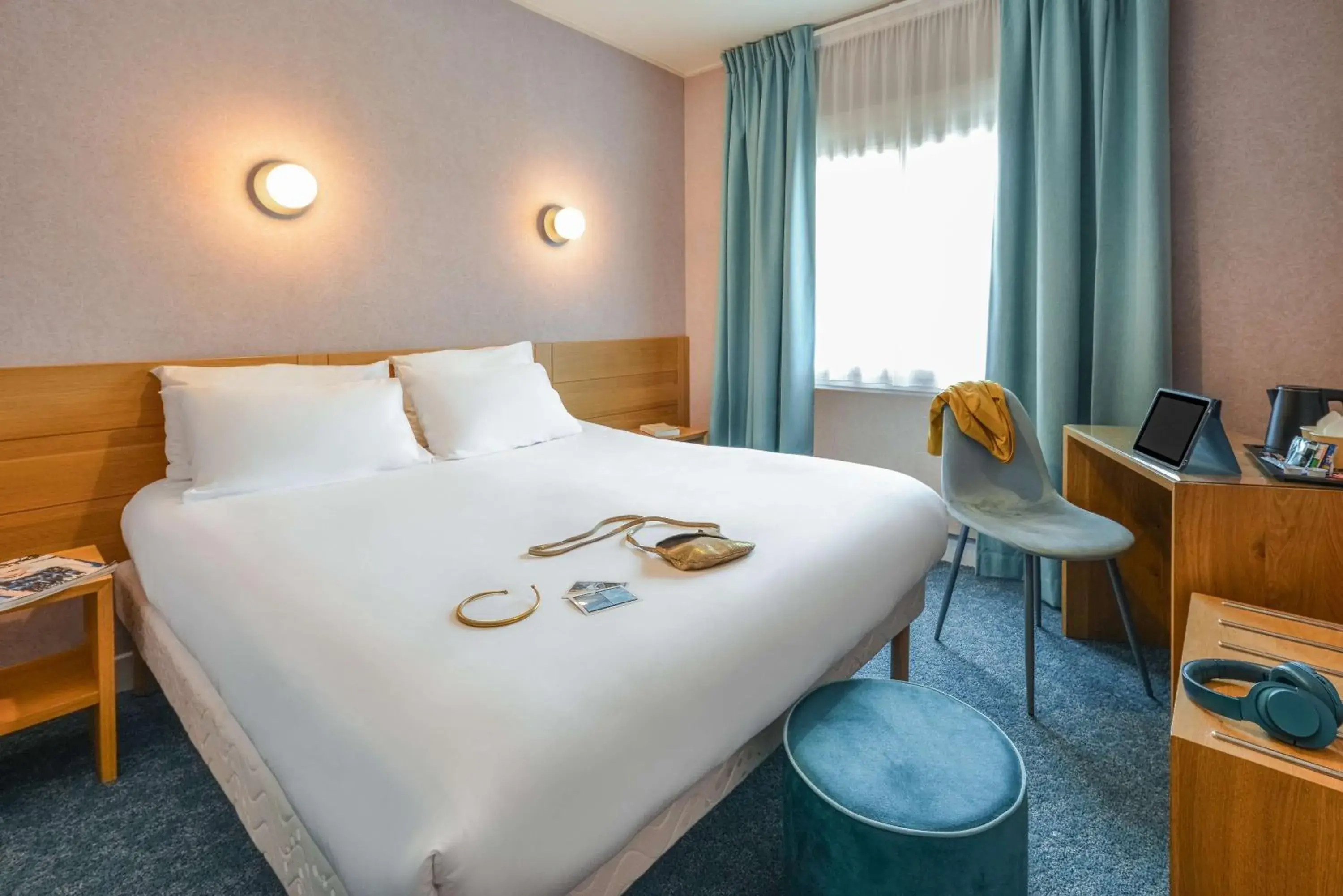 Bedroom, Bed in Sure Hotel by Best Western Centre Beaune Bedroom, Bed in Sure Hotel by Best Western Centre Beaune