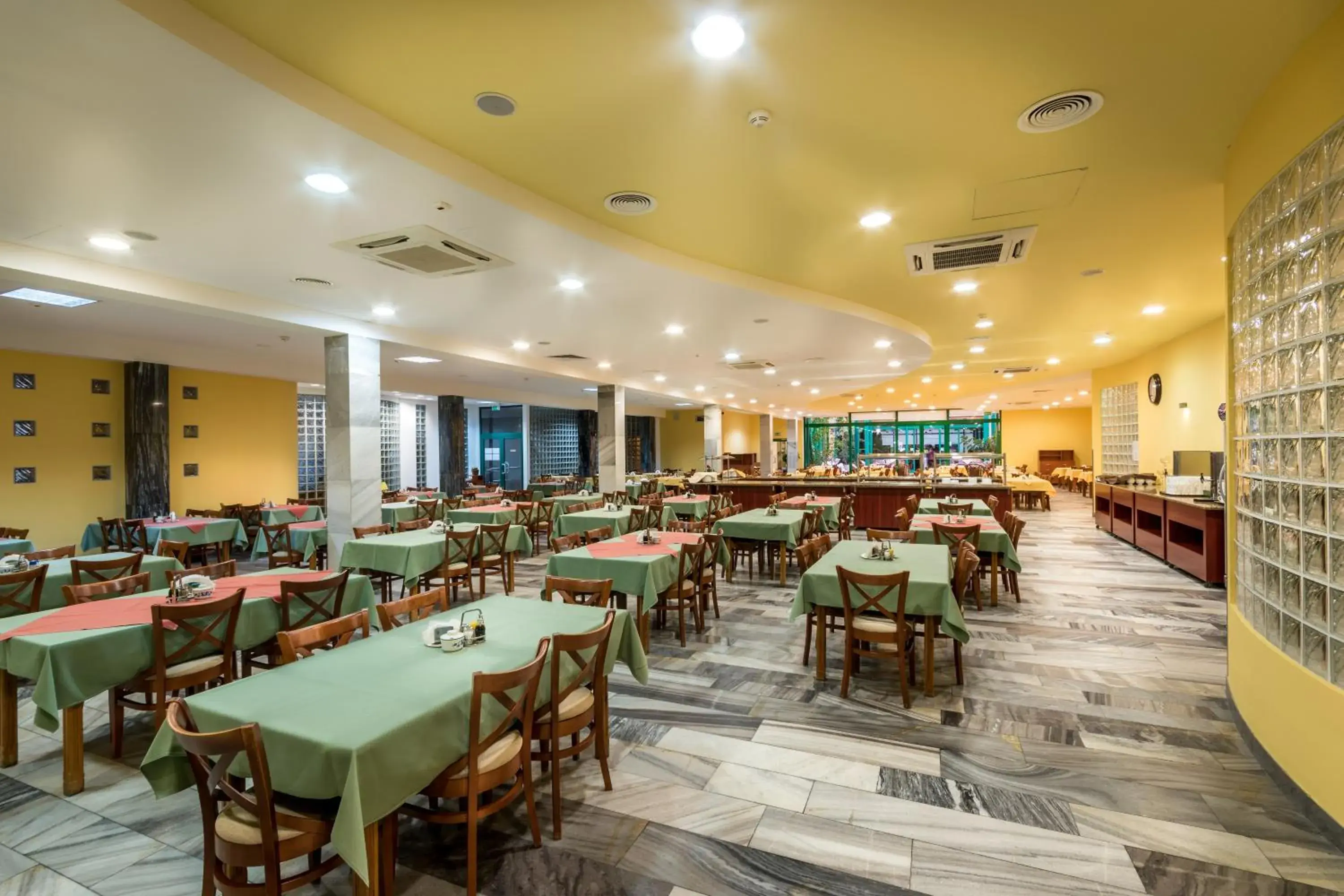 Restaurant/places to eat in Interferie Chalkozyn w Kołobrzegu Restaurant/places to eat in Interferie Chalkozyn w Kołobrzegu