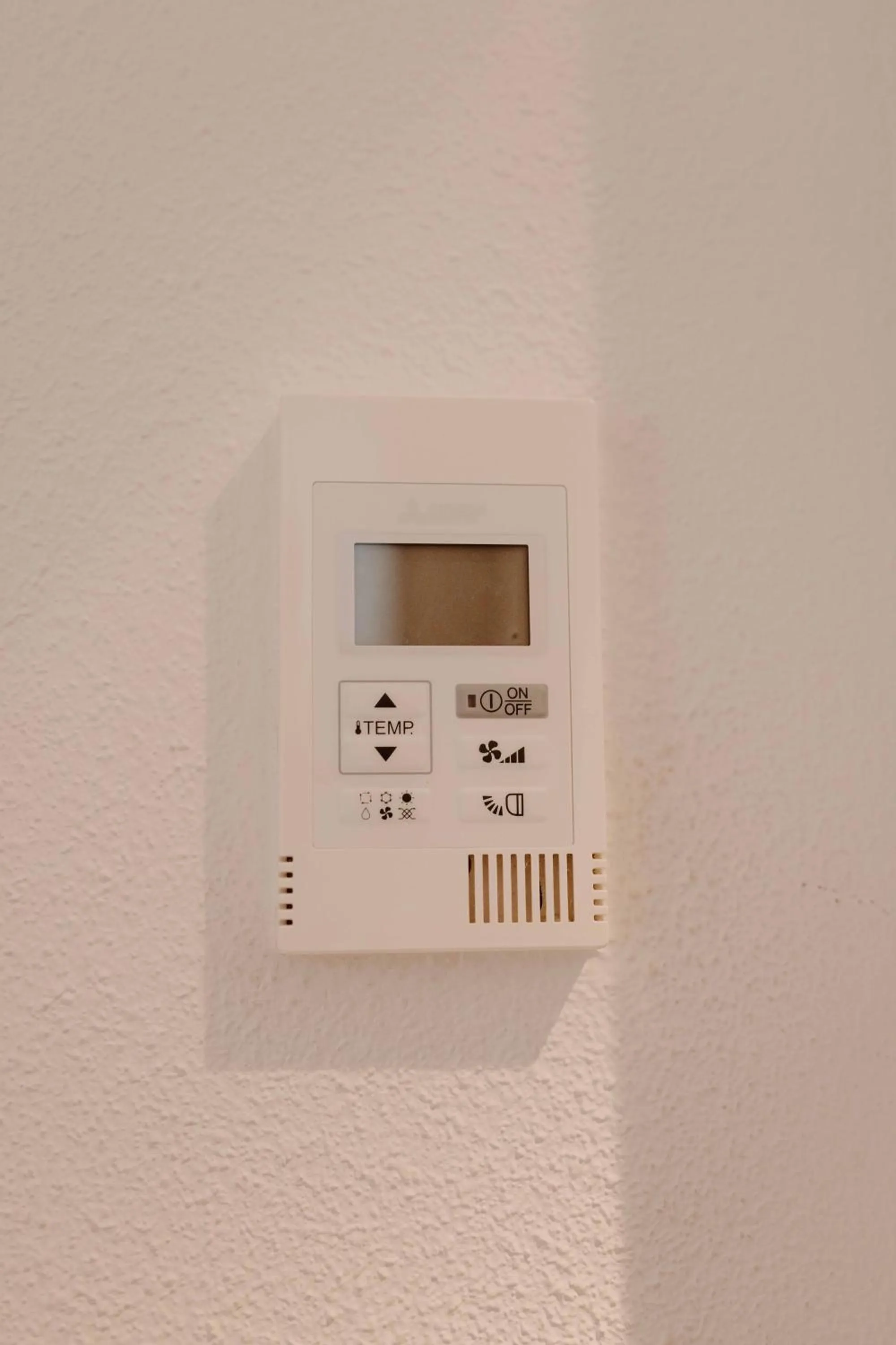 air conditioner in Apartamentos 525 Los Narejos