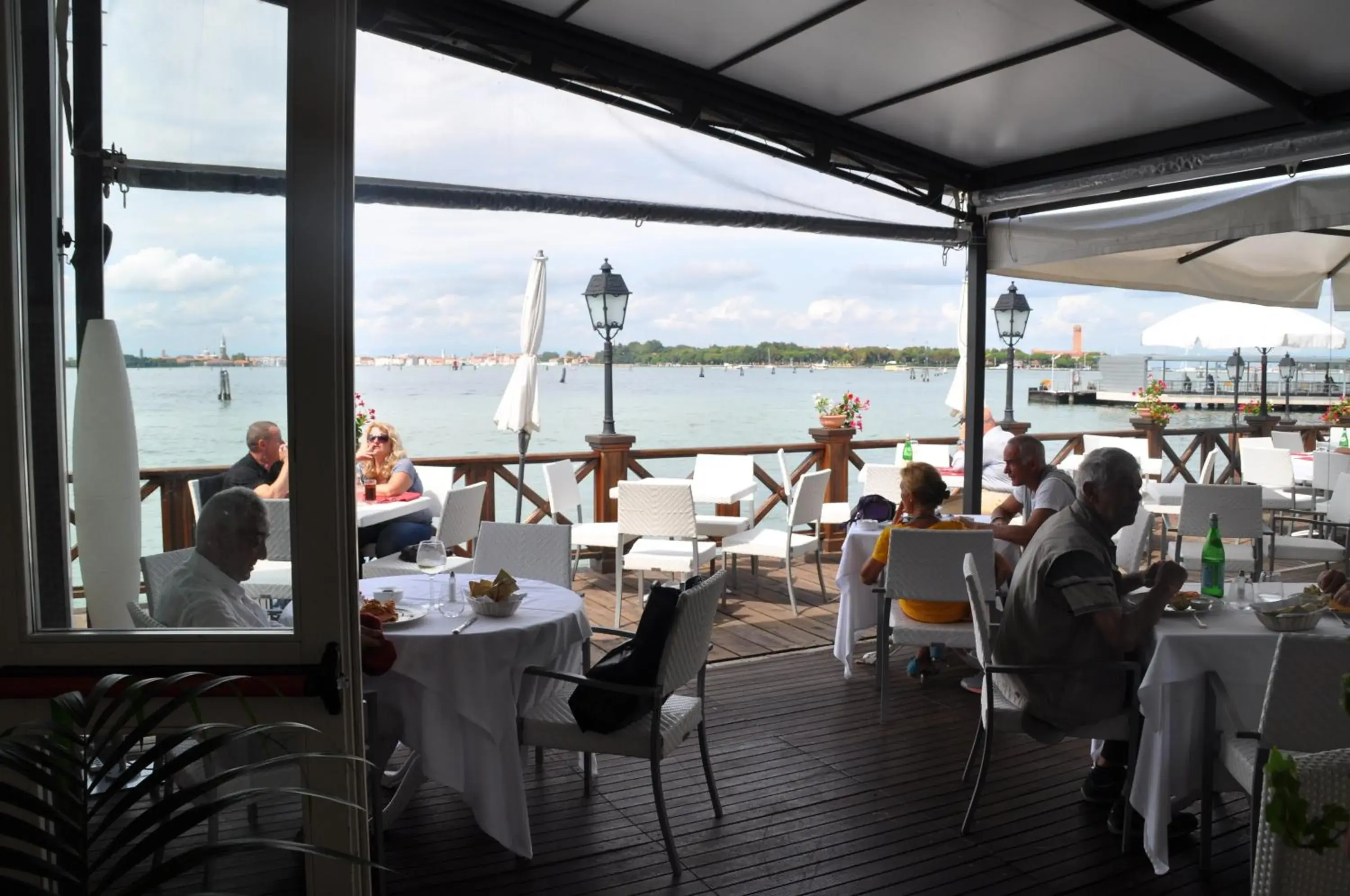 Restaurant/places to eat in Hotel Villa Laguna Restaurant/places to eat in Hotel Villa Laguna