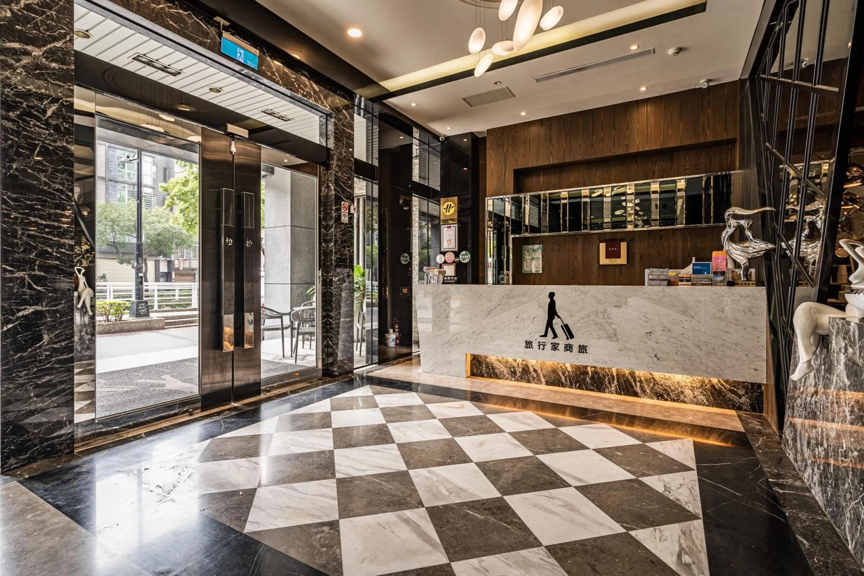 Global Traveler Hotel