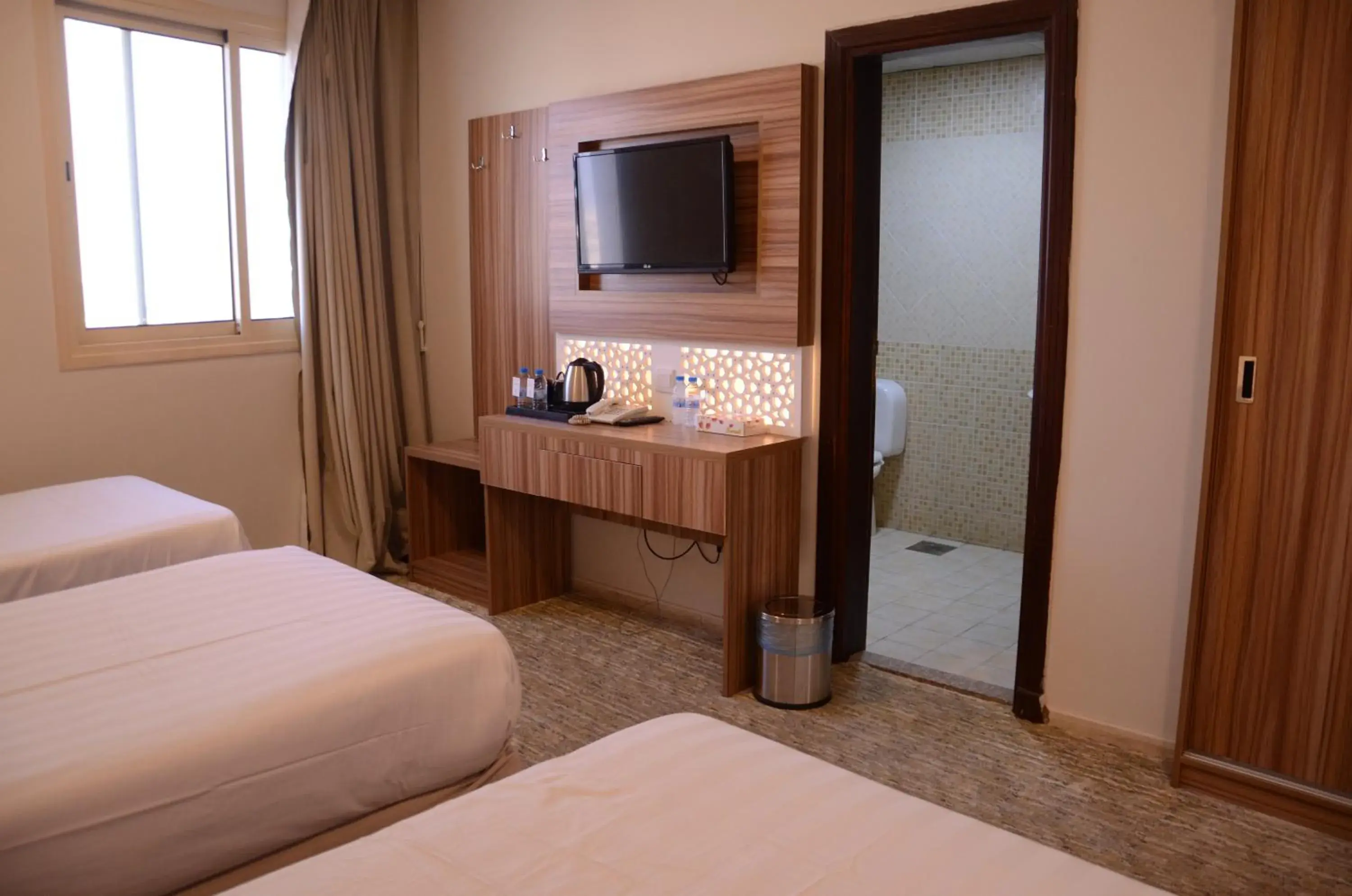 Photo of the whole room, Bed in Artal Taiba Hotel Photo of the whole room, Bed in Artal Taiba Hotel