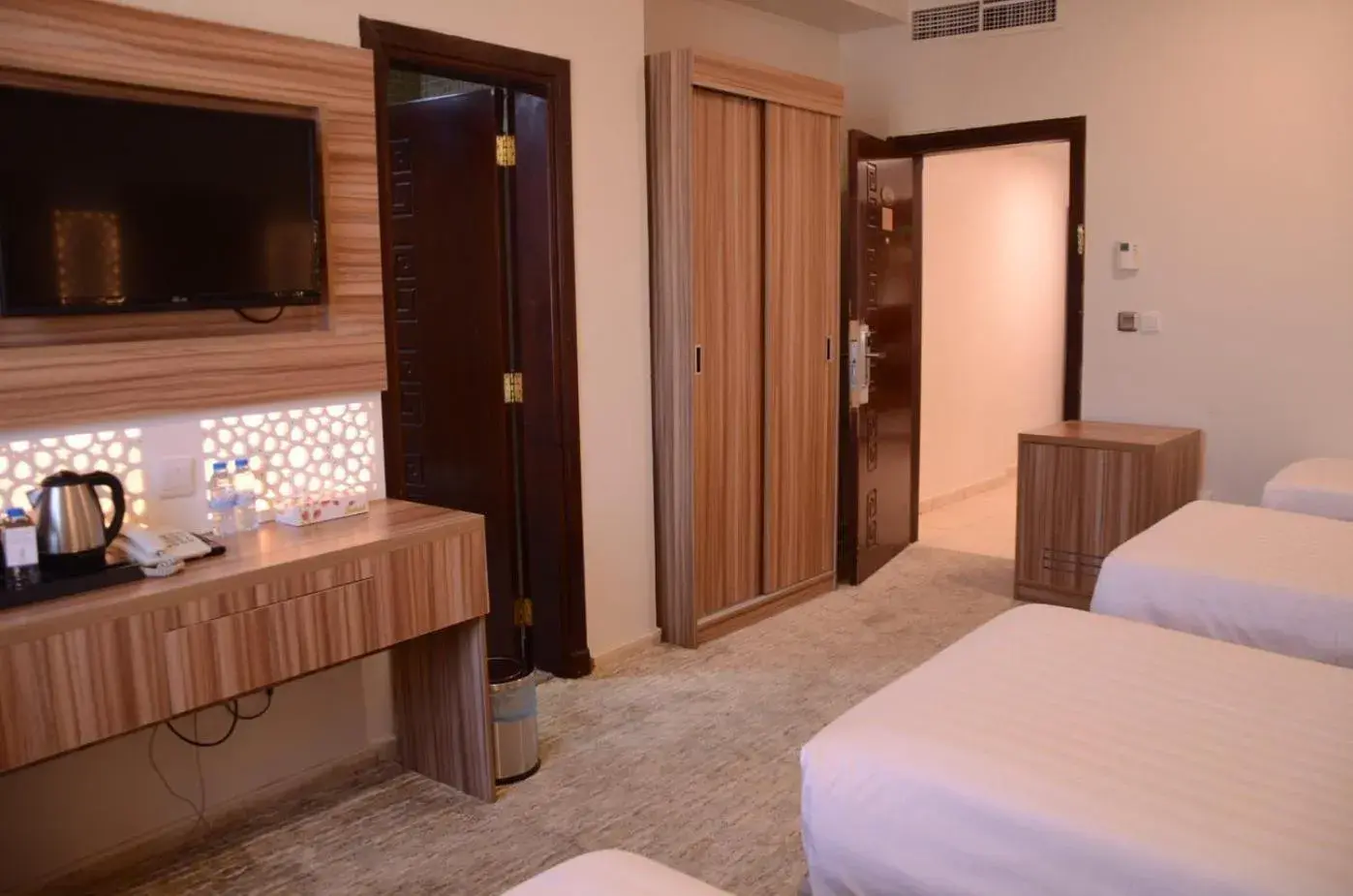 Basic Triple Room in Artal Taiba Hotel Basic Triple Room in Artal Taiba Hotel