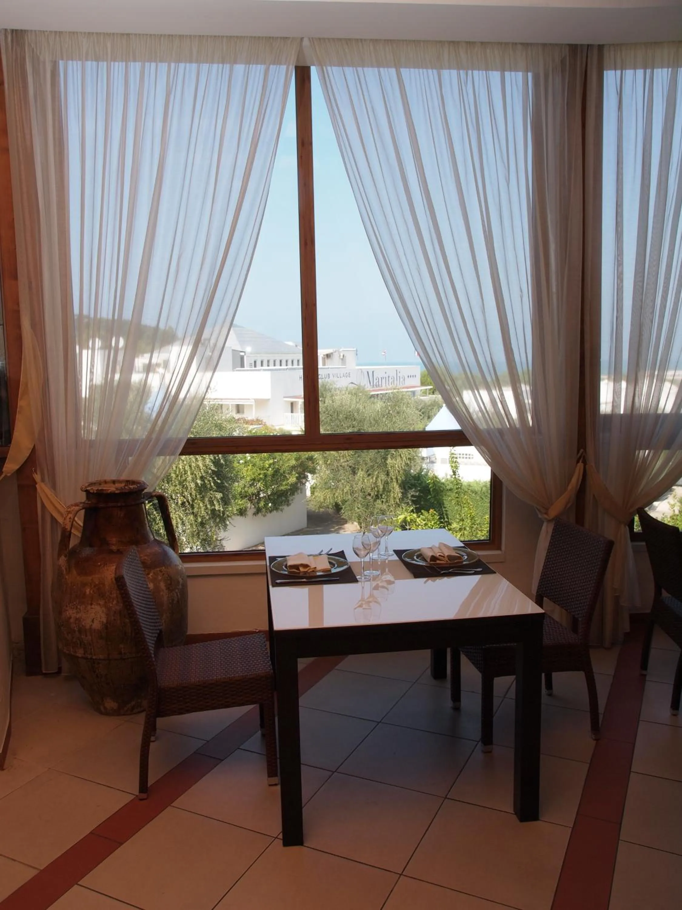 Restaurant/places to eat in Hotel Club Village Maritalia