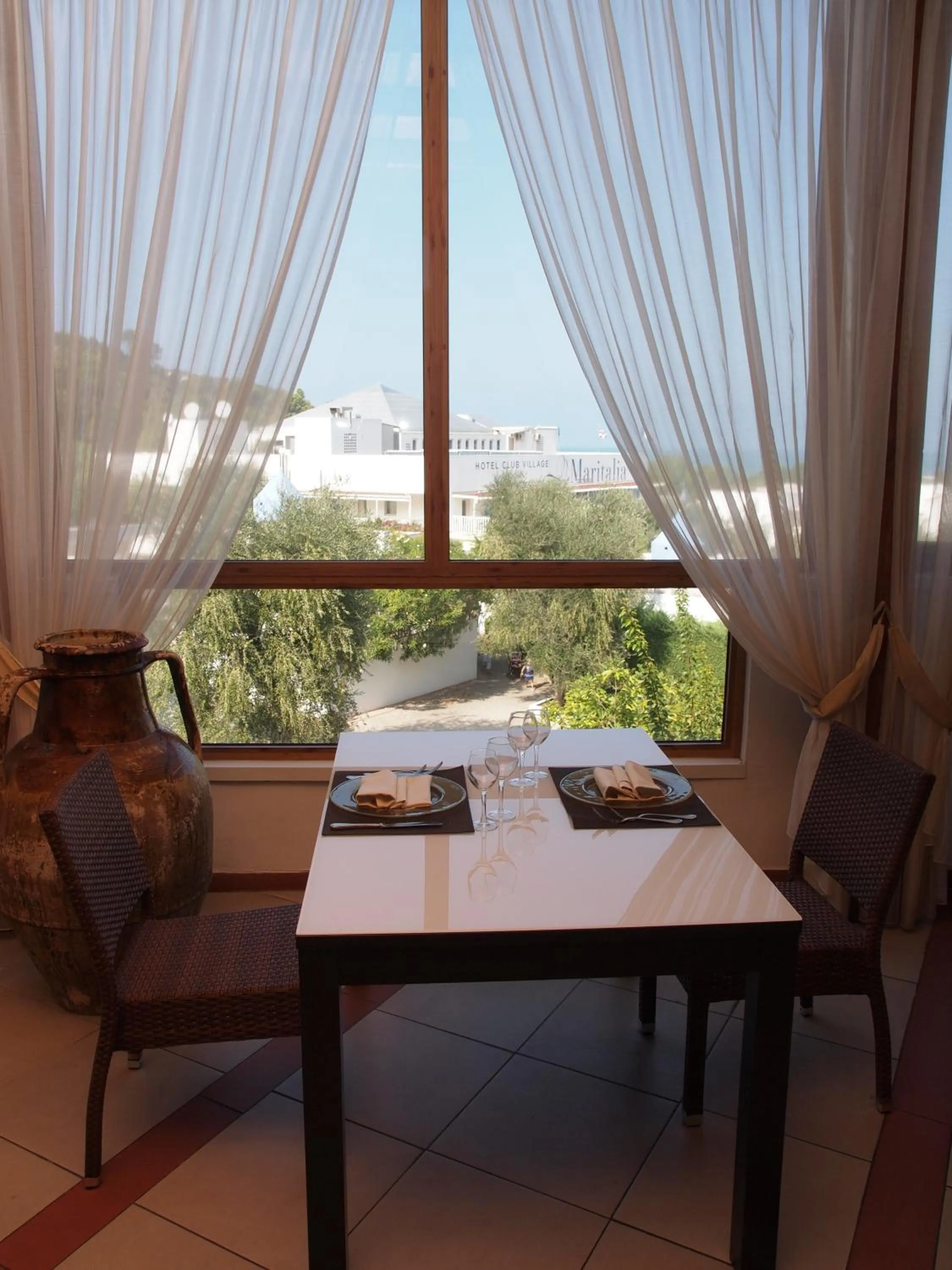 Restaurant/places to eat in Hotel Club Village Maritalia