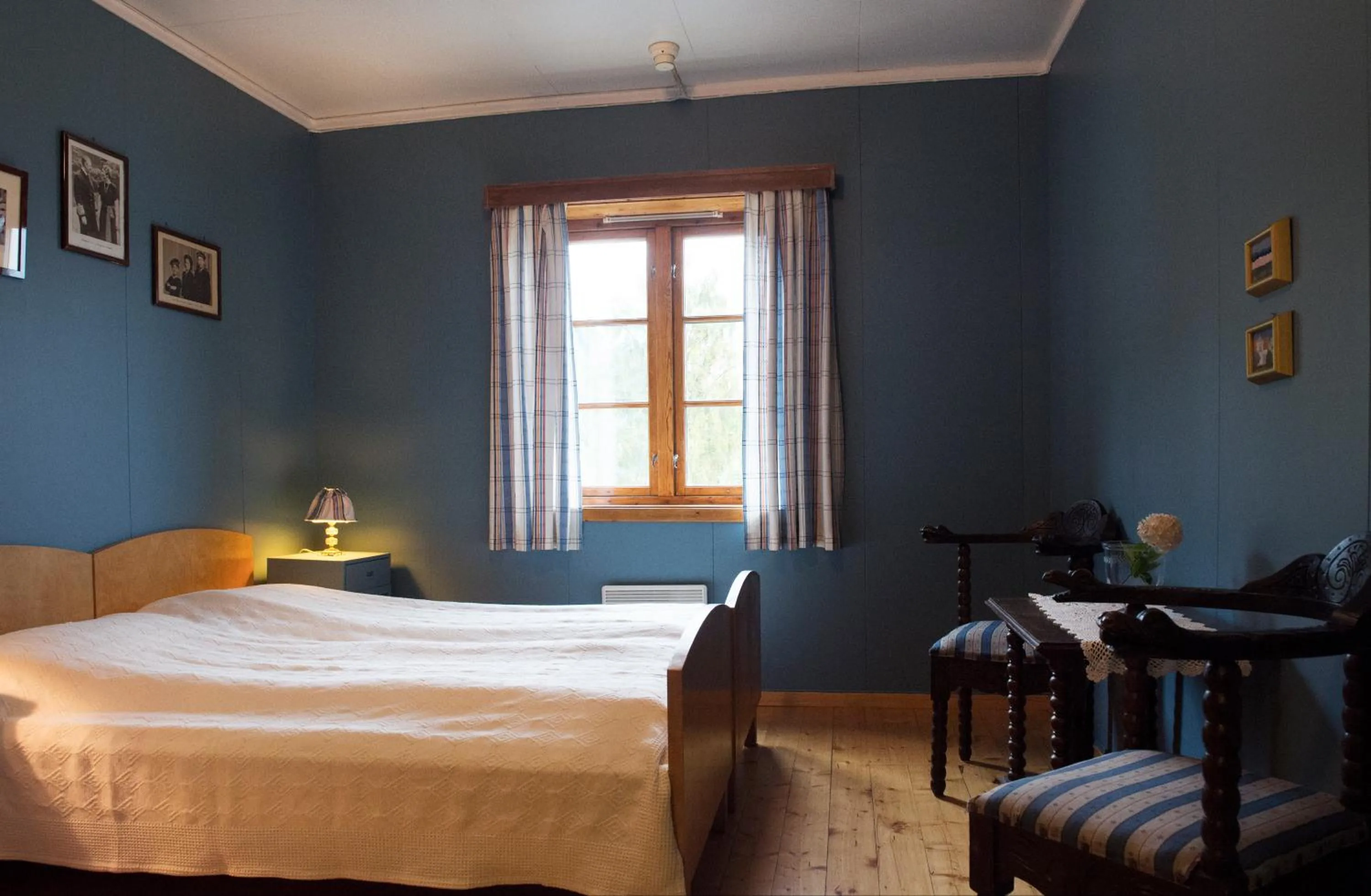 Day, Bed in Glomstad Gjestehus