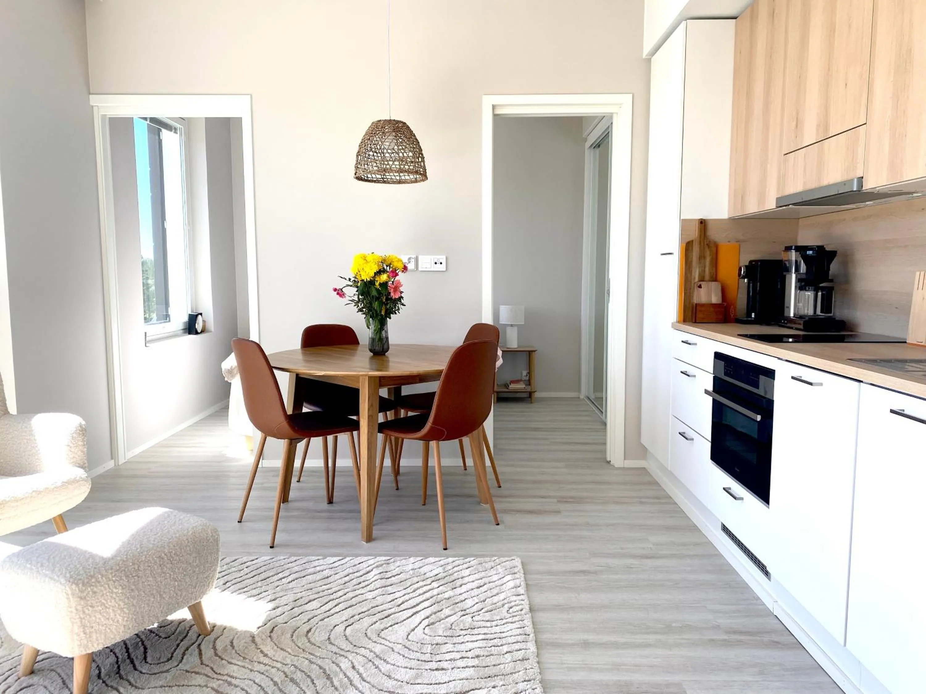 Deluxe Apartment - Seaside Paradise