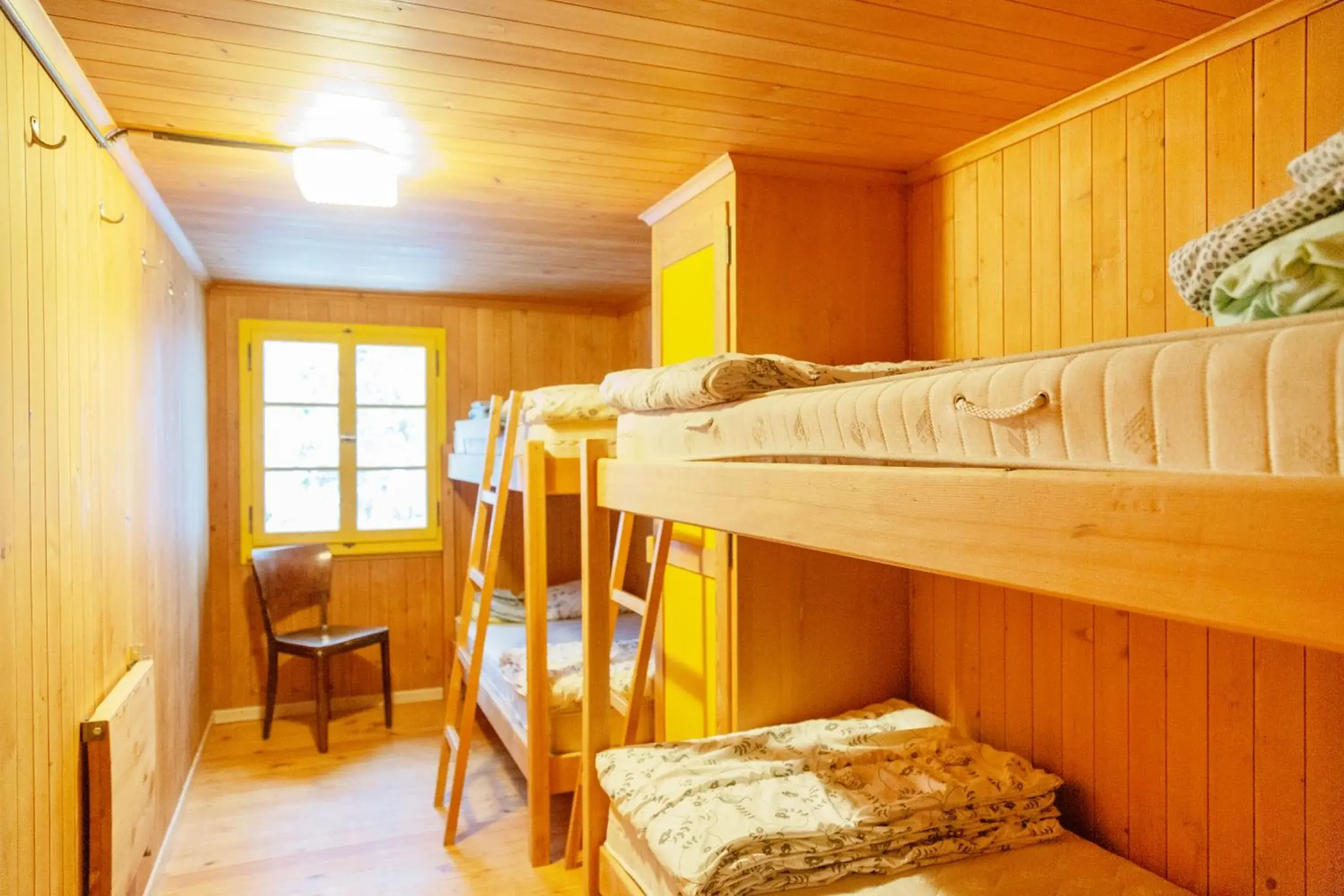 Quadruple Room with Shared Bathroom in Kunst- und Naturfreundehaus Brünig Quadruple Room with Shared Bathroom in Kunst- und Naturfreundehaus Brünig