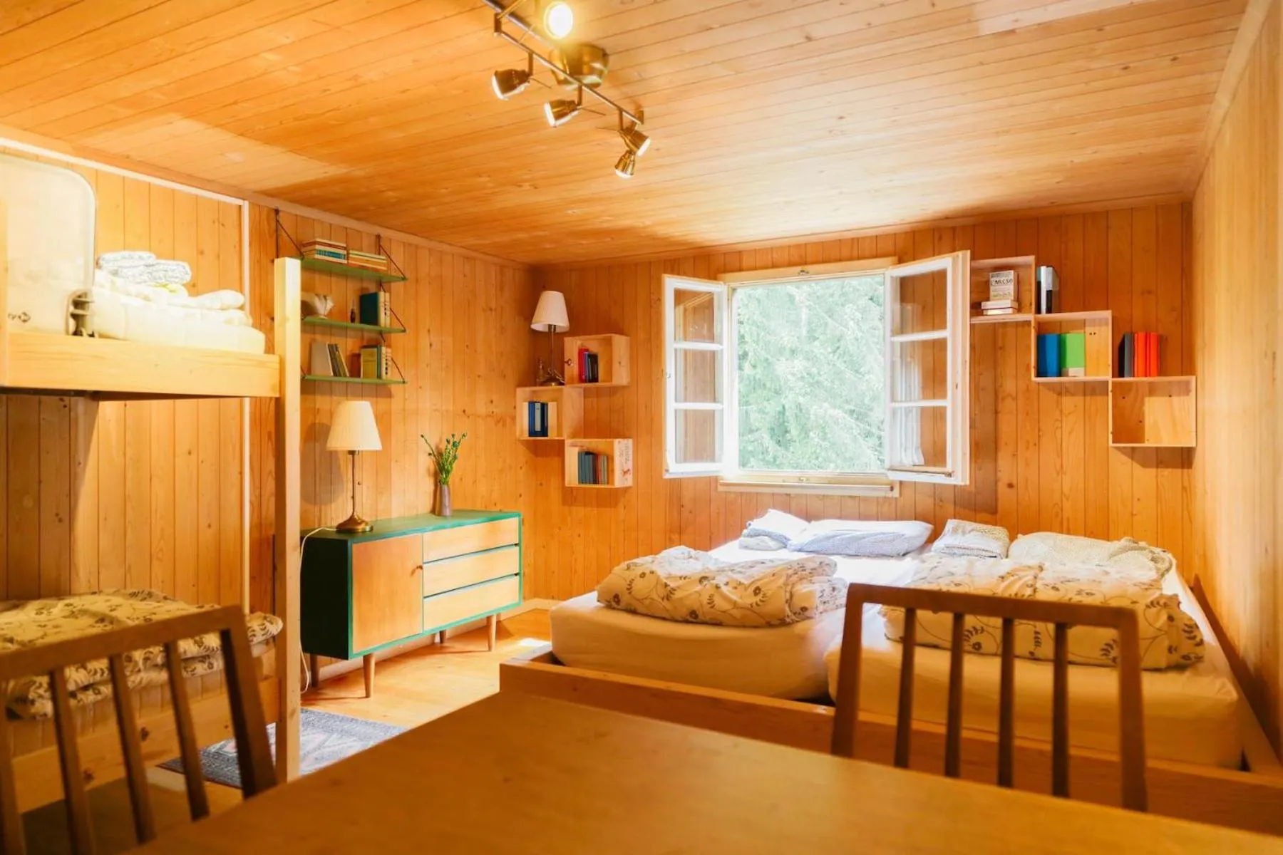 Bed in Kunst- und Naturfreundehaus Brünig