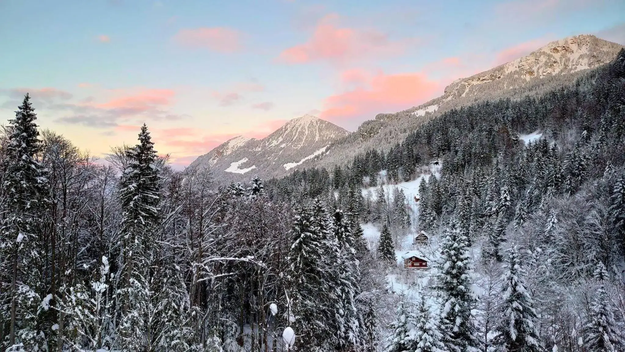 Twin Room with Shared Bathroom in Kunst- und Naturfreundehaus Brünig Twin Room with Shared Bathroom in Kunst- und Naturfreundehaus Brünig