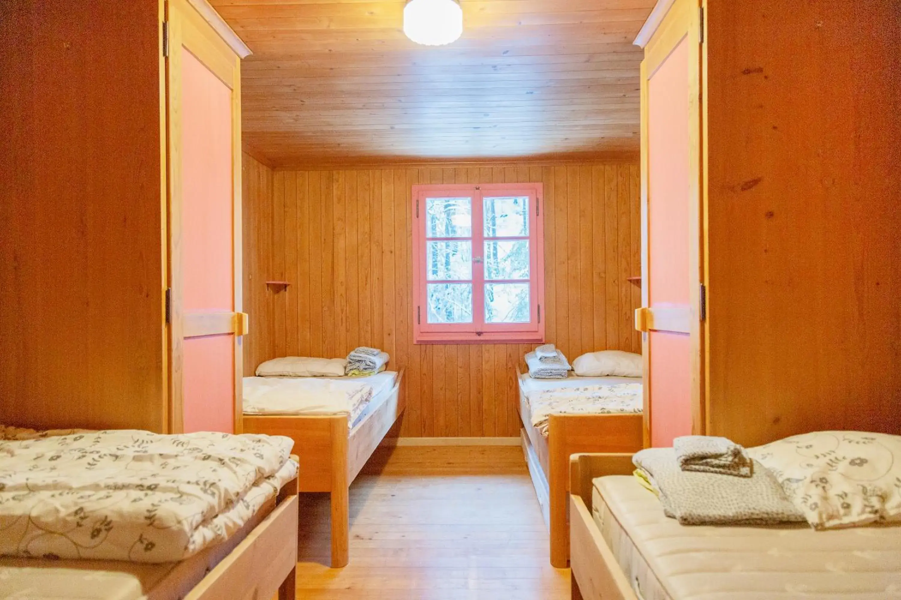 Quadruple Room in Kunst- und Naturfreundehaus Brünig Quadruple Room in Kunst- und Naturfreundehaus Brünig