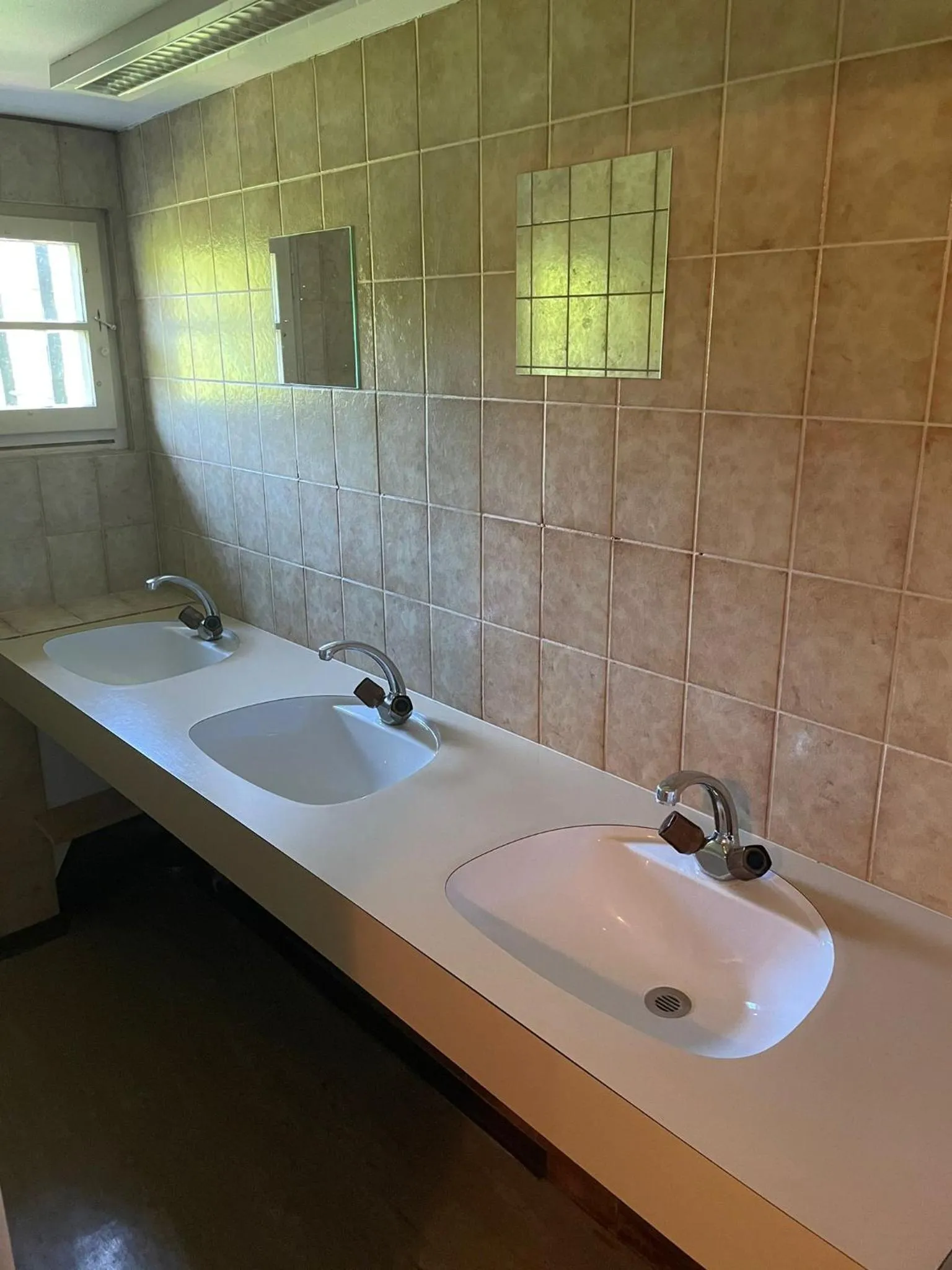 Bathroom in Kunst- und Naturfreundehaus Brünig