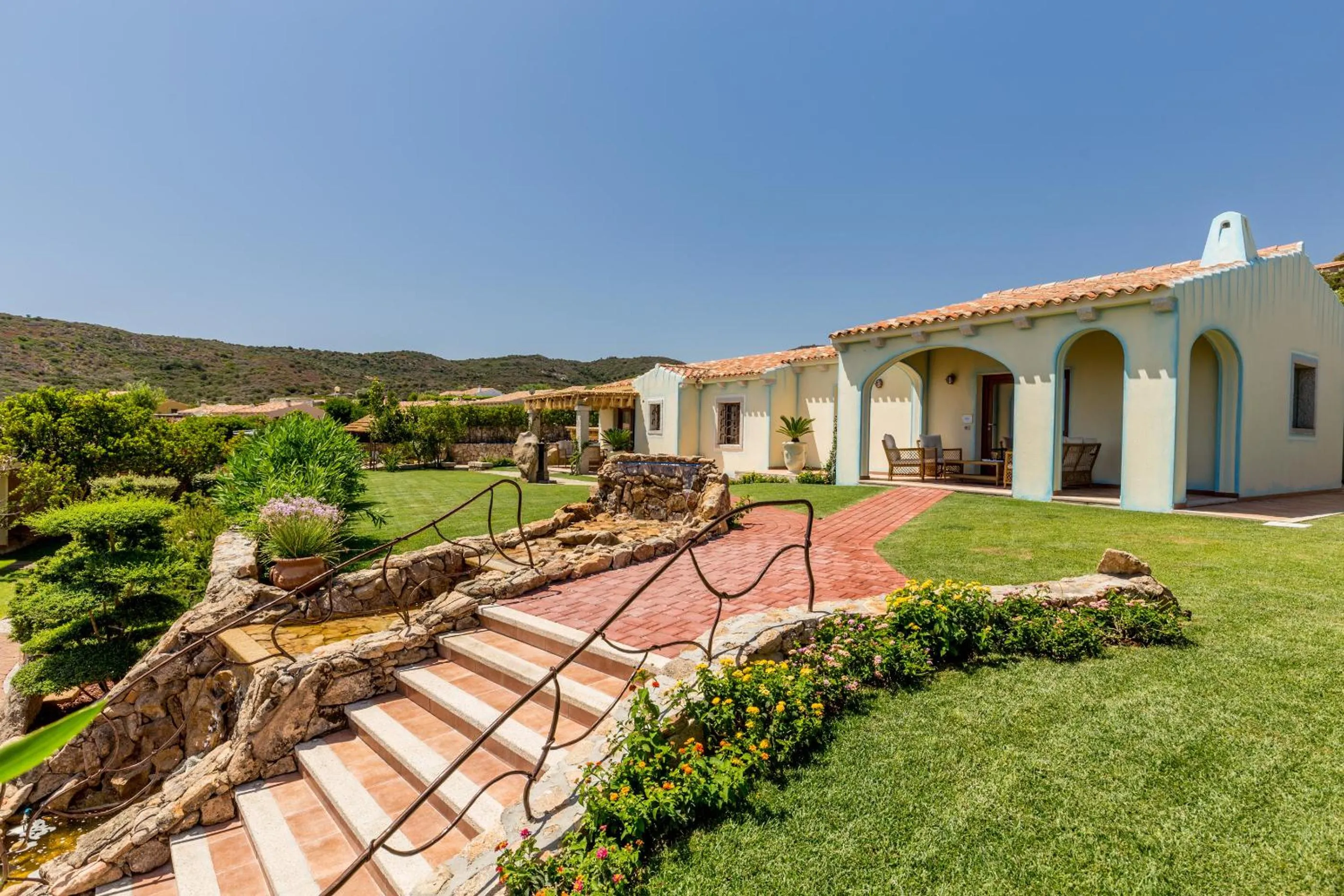 Garden in Hotel Costa Caddu