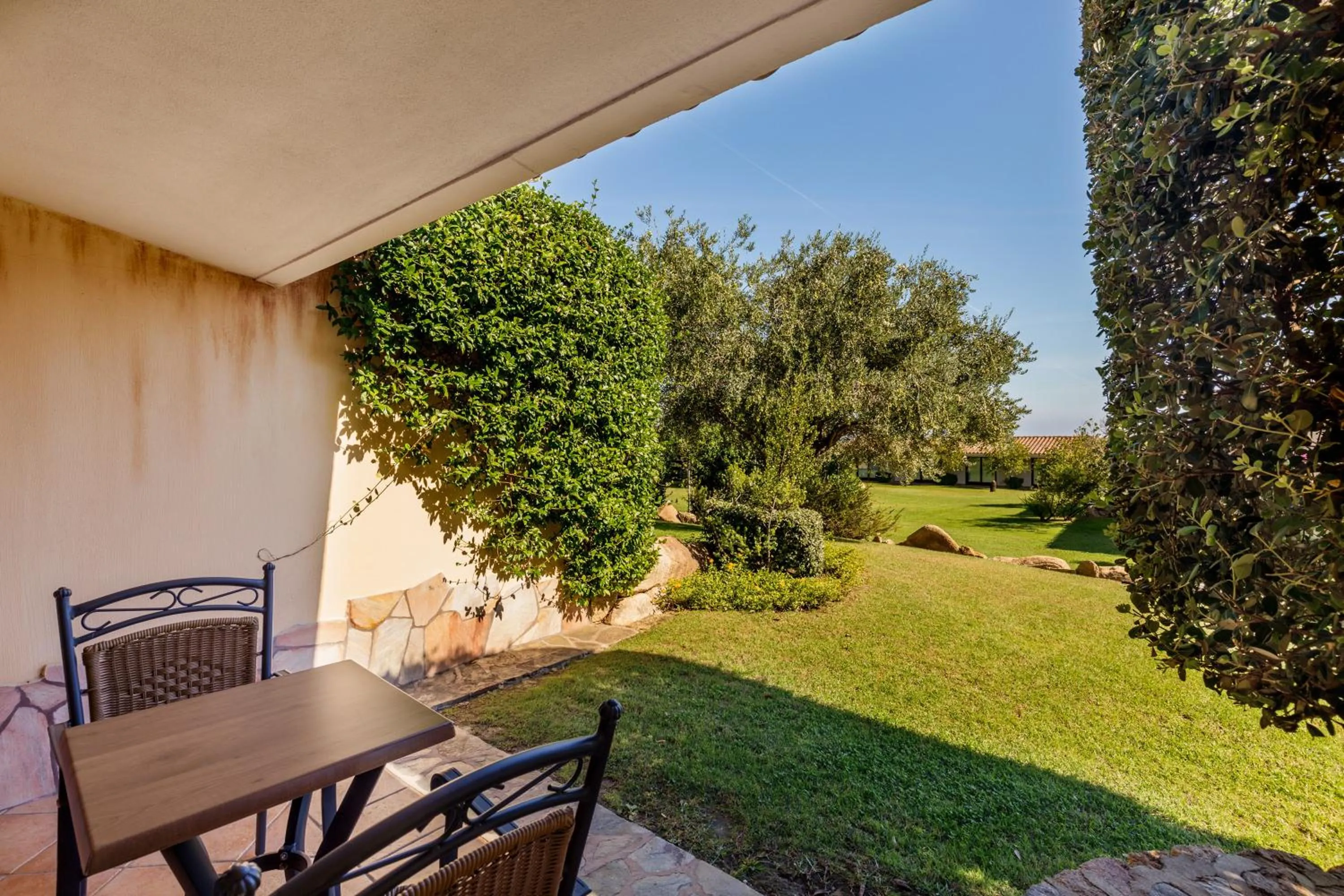 Patio in Hotel Costa Caddu