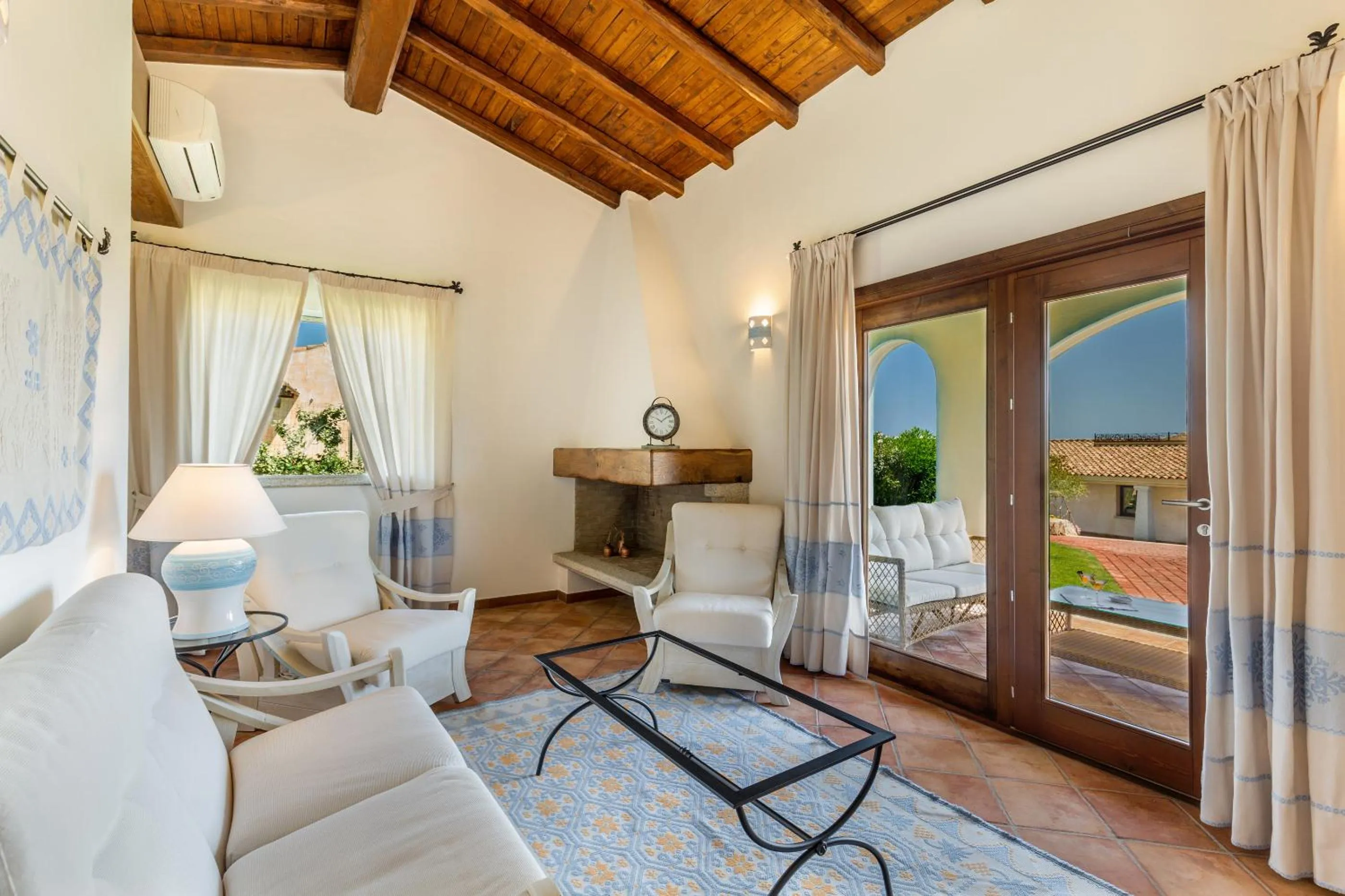 Living room in Hotel Costa Caddu