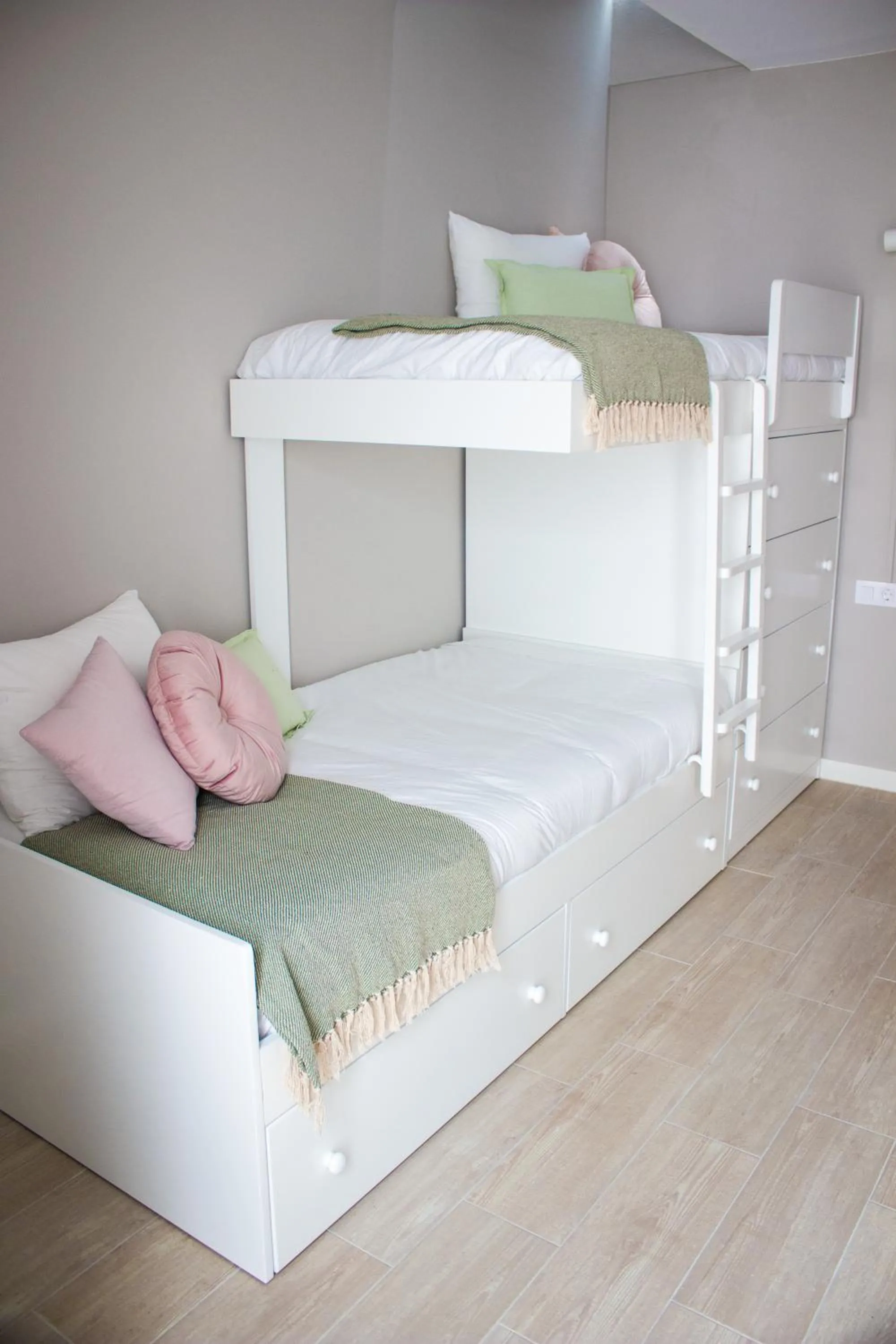 Bed in Club Apartments by Grupo Compostelana 5