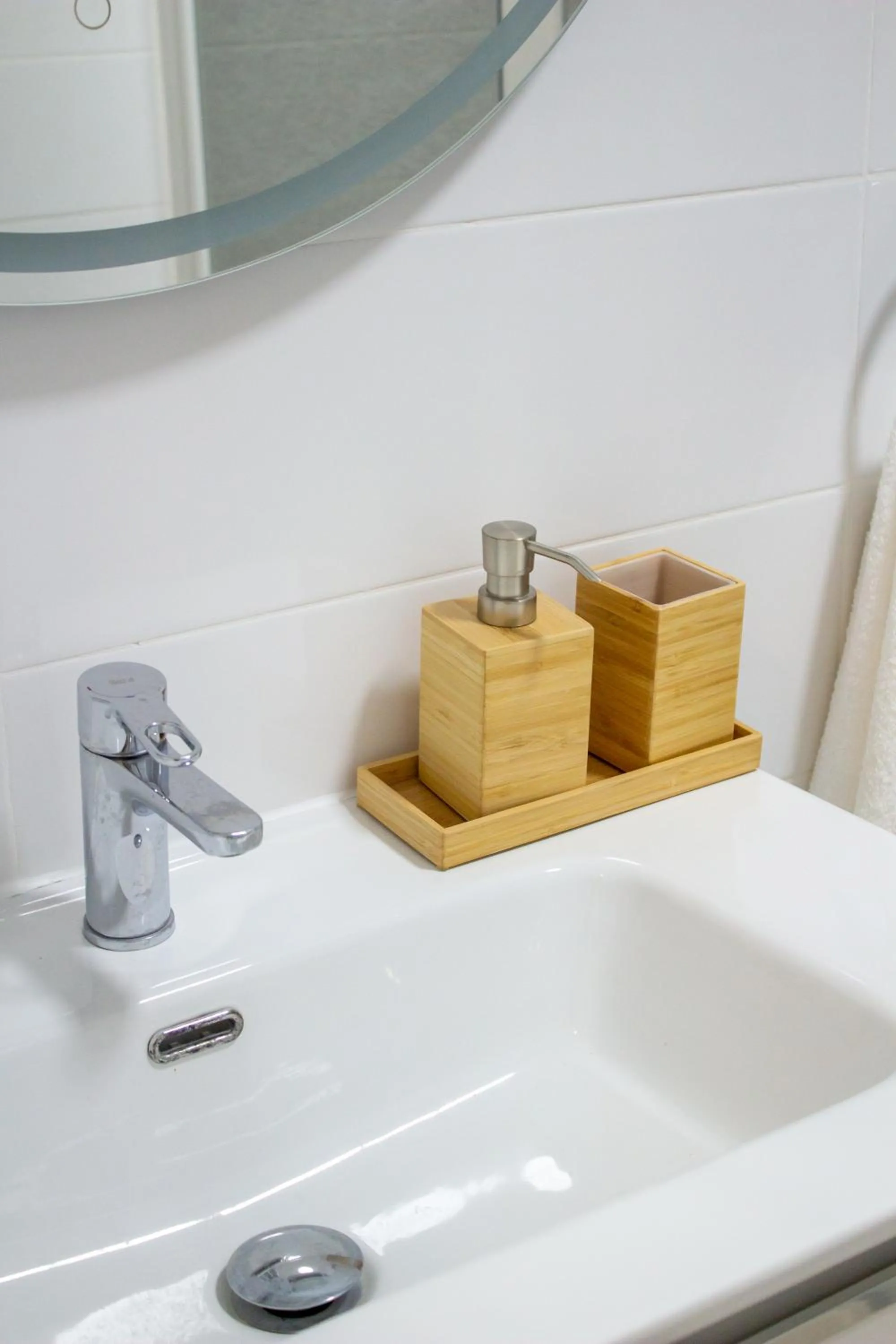 Bathroom in Club Apartments by Grupo Compostelana 5
