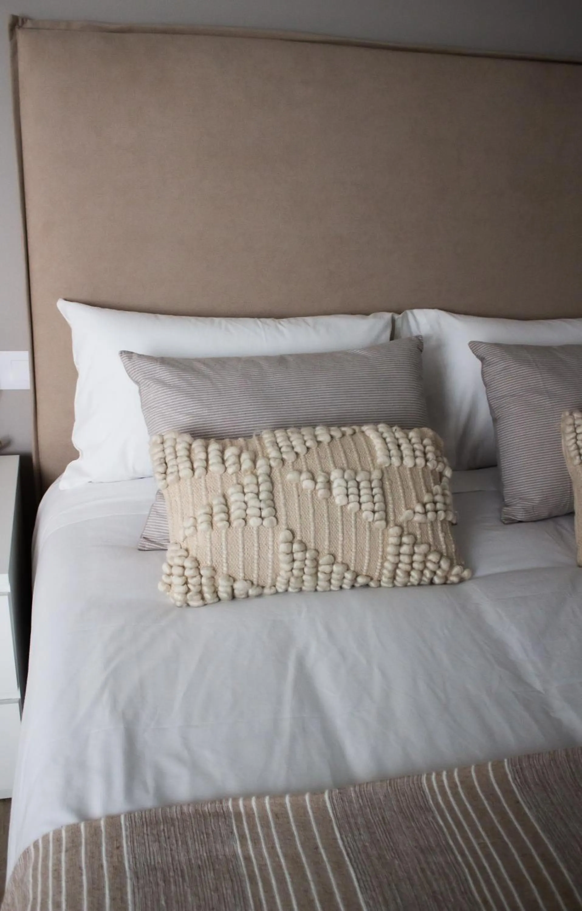 Bed in Club Apartments by Grupo Compostelana 5