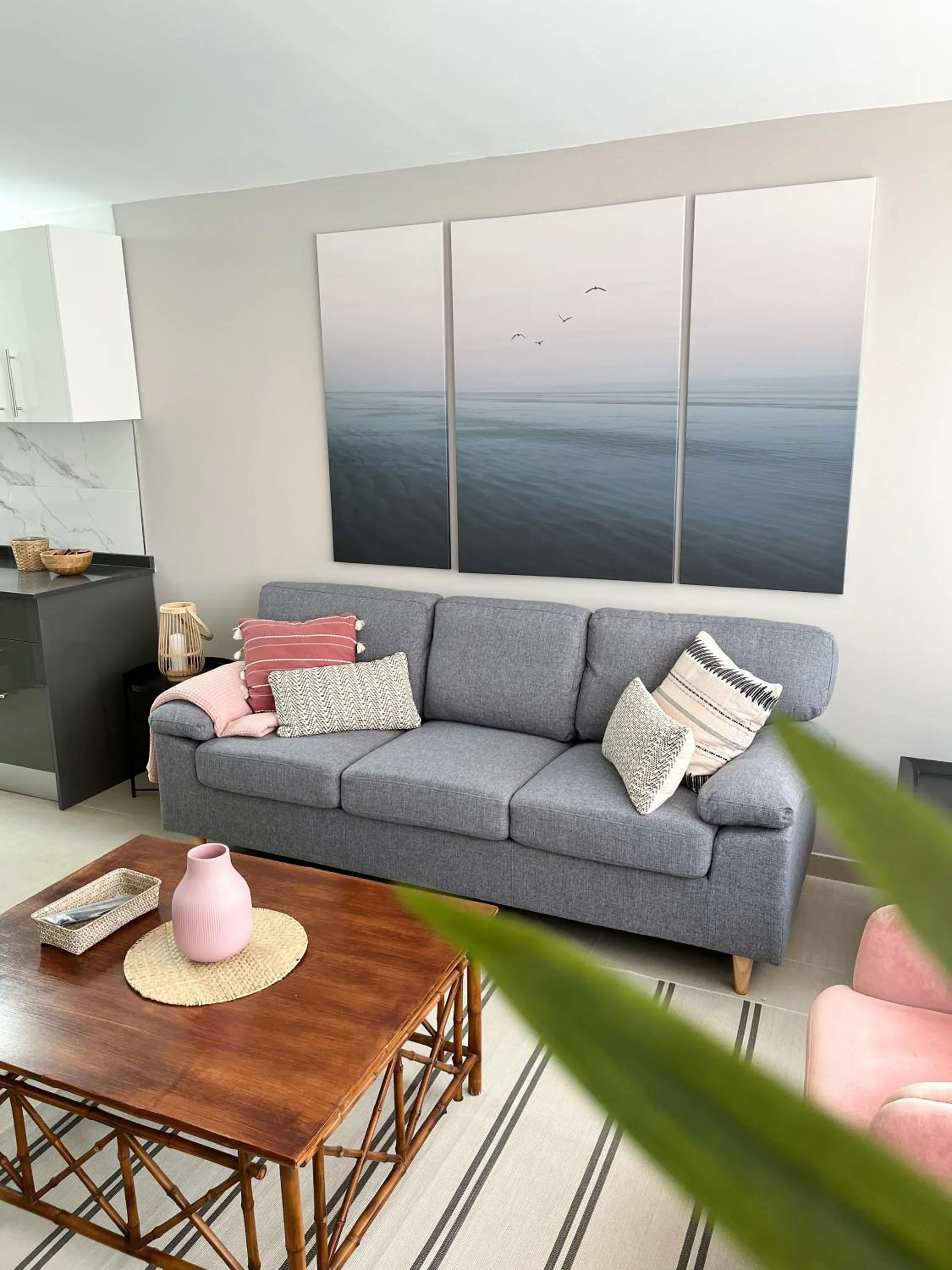 Living room in Club Apartments by Grupo Compostelana 5