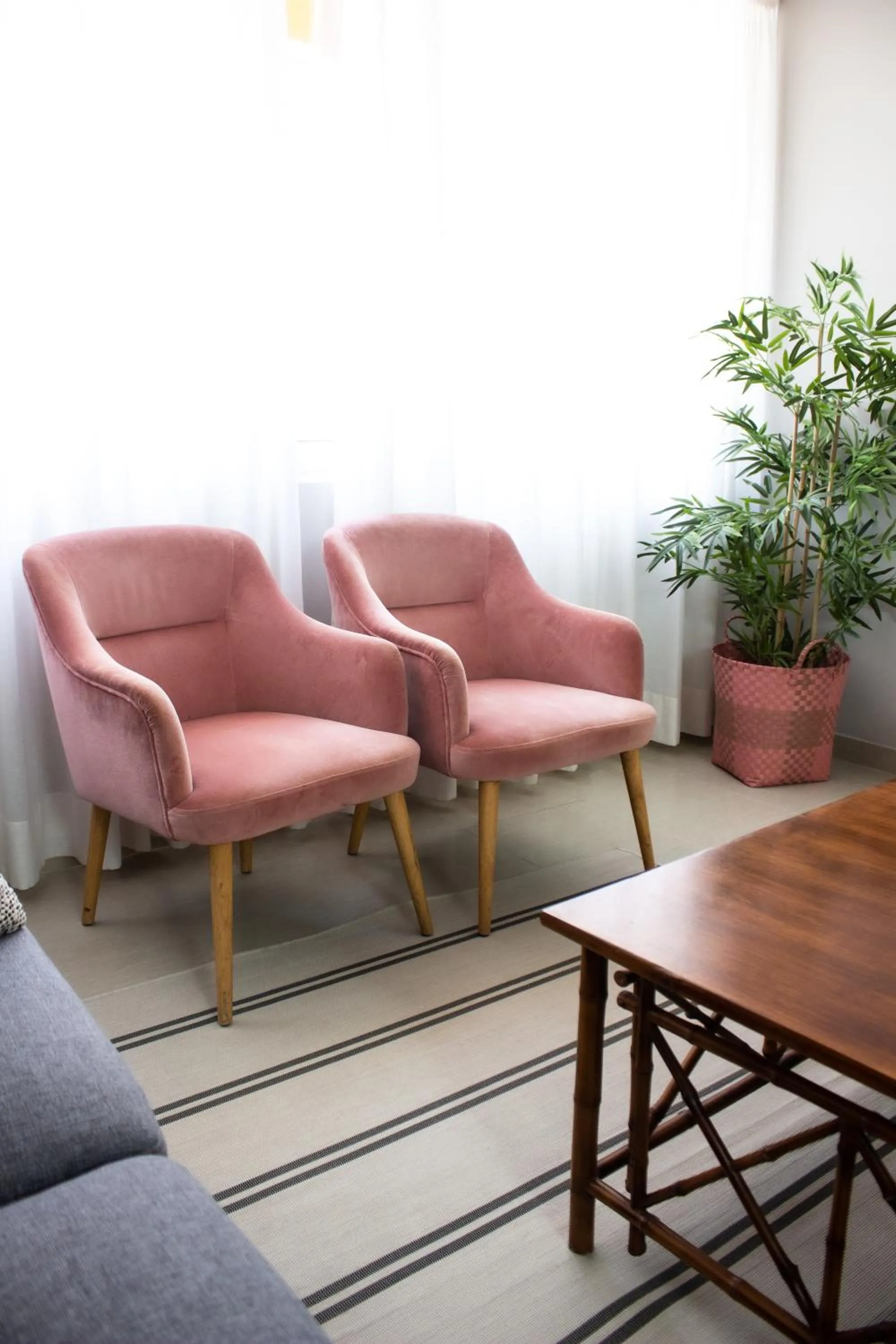 Living room in Club Apartments by Grupo Compostelana 5