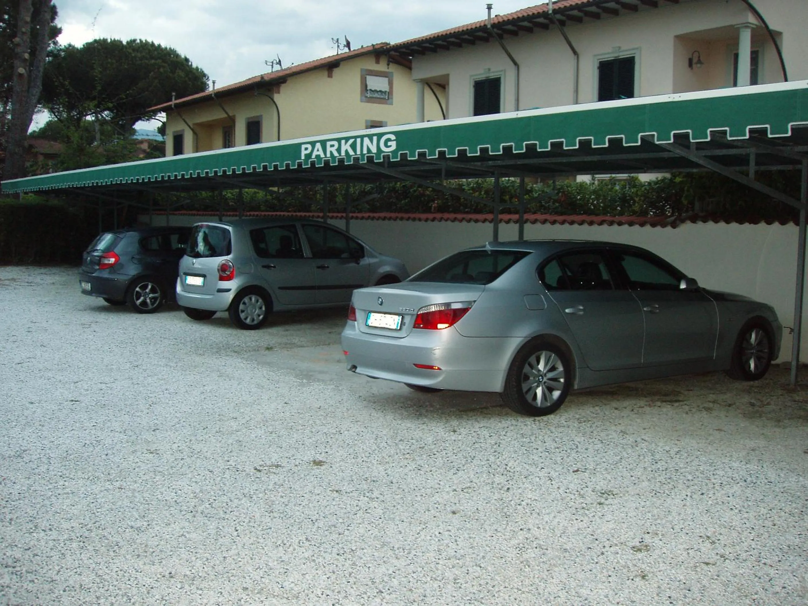Facade/entrance in Hotel Suisse