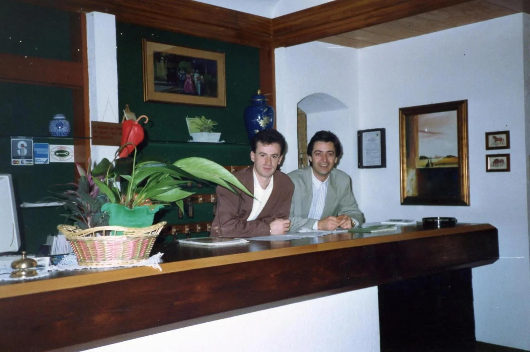 Restaurant/places to eat in Hotel Suisse