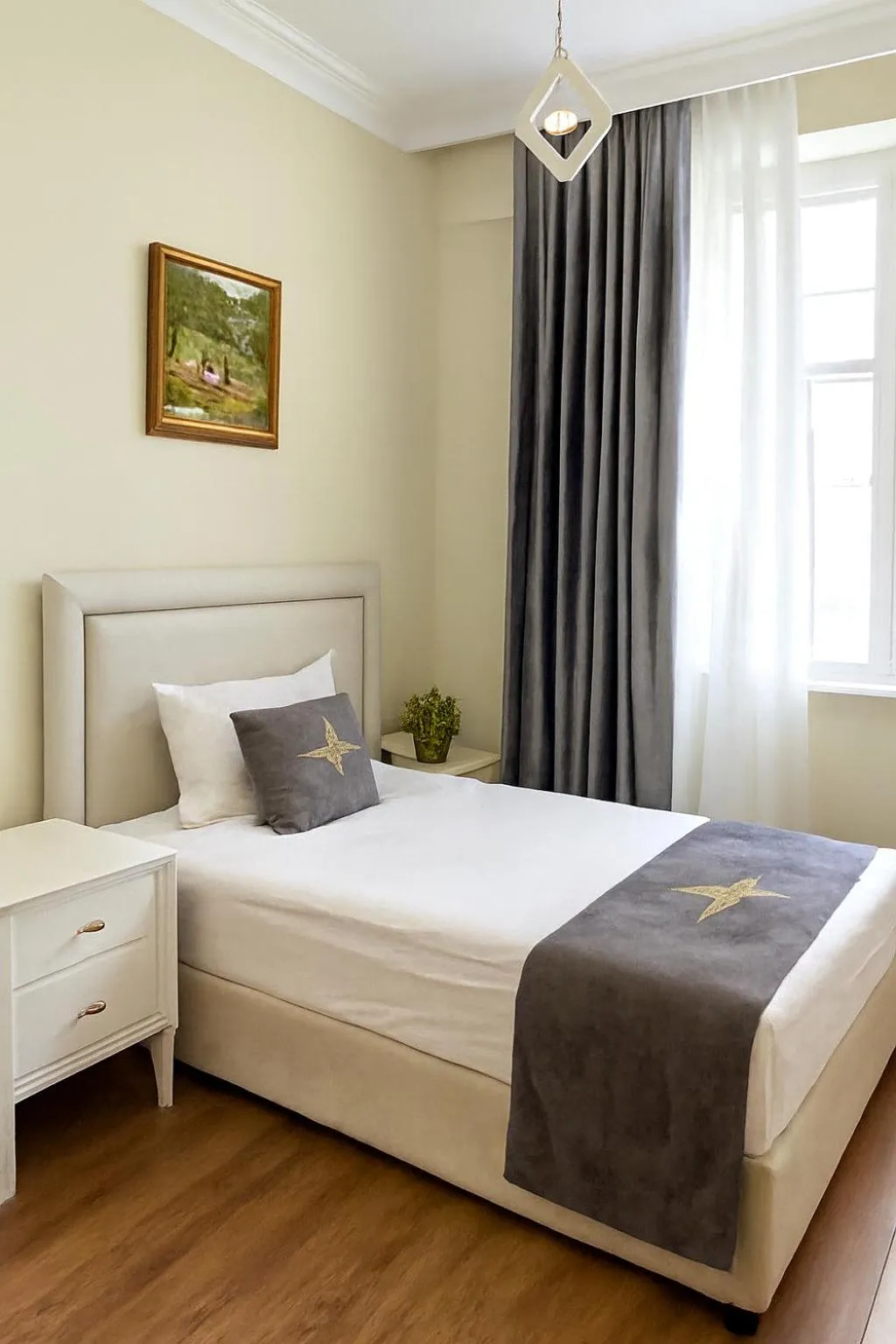 Bed in Parliament Hotel Baku