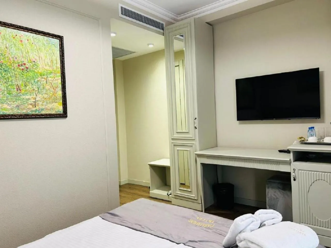 Bed in Parliament Hotel Baku