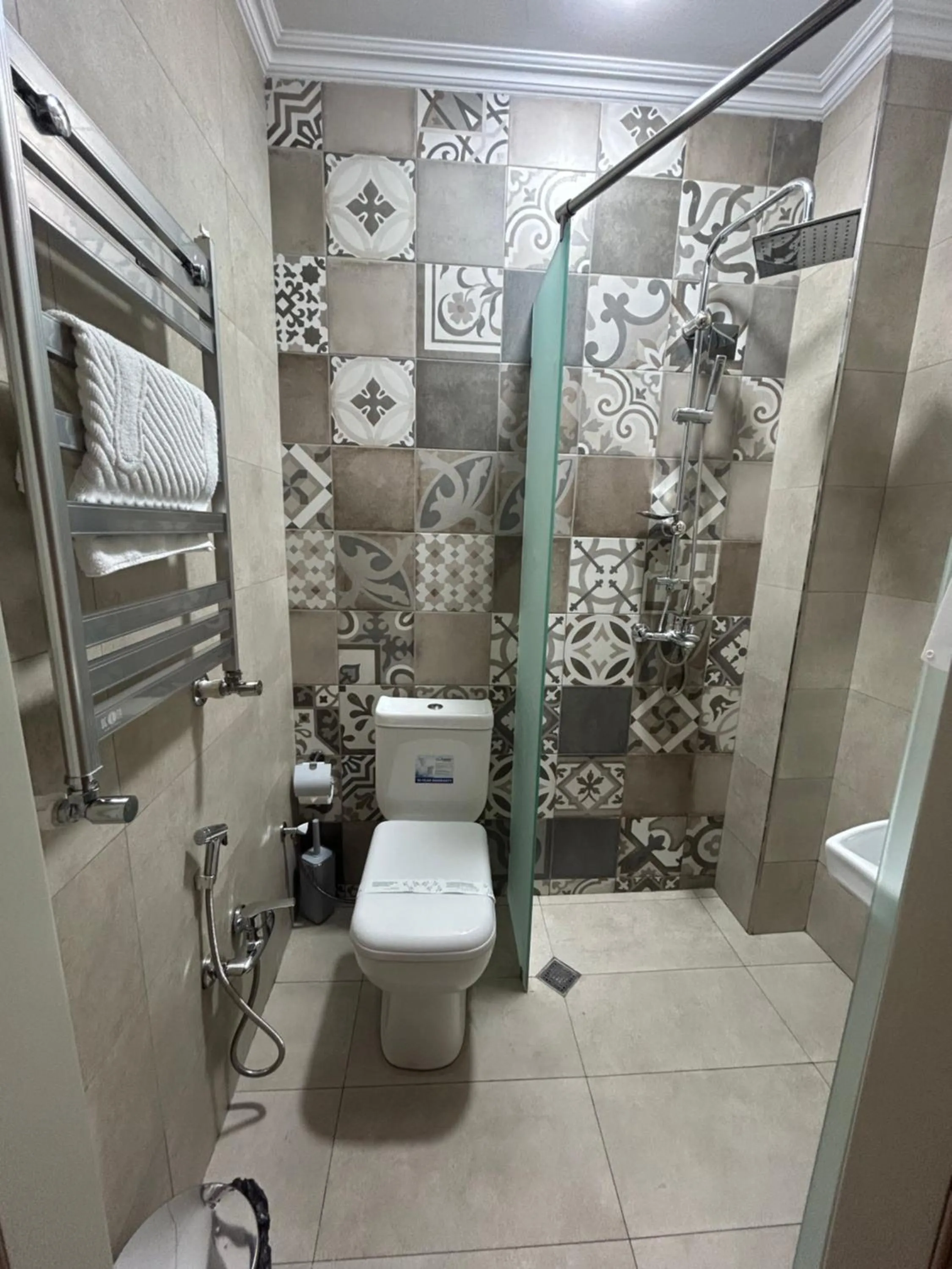 Shower in Parliament Hotel Baku