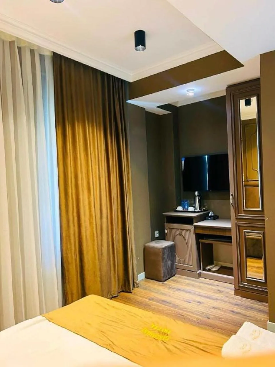 Bed in Parliament Hotel Baku