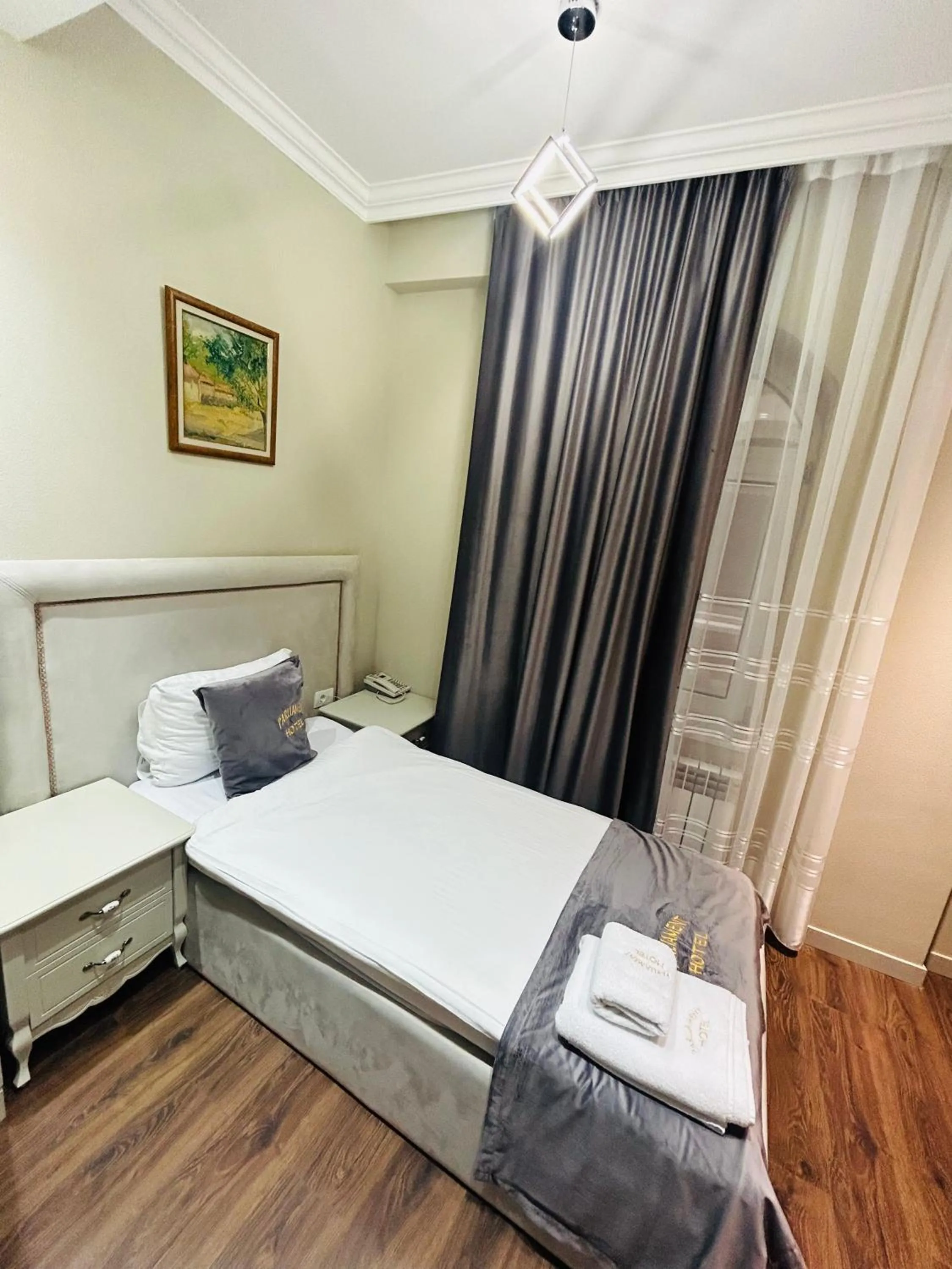 Bed in Parliament Hotel Baku