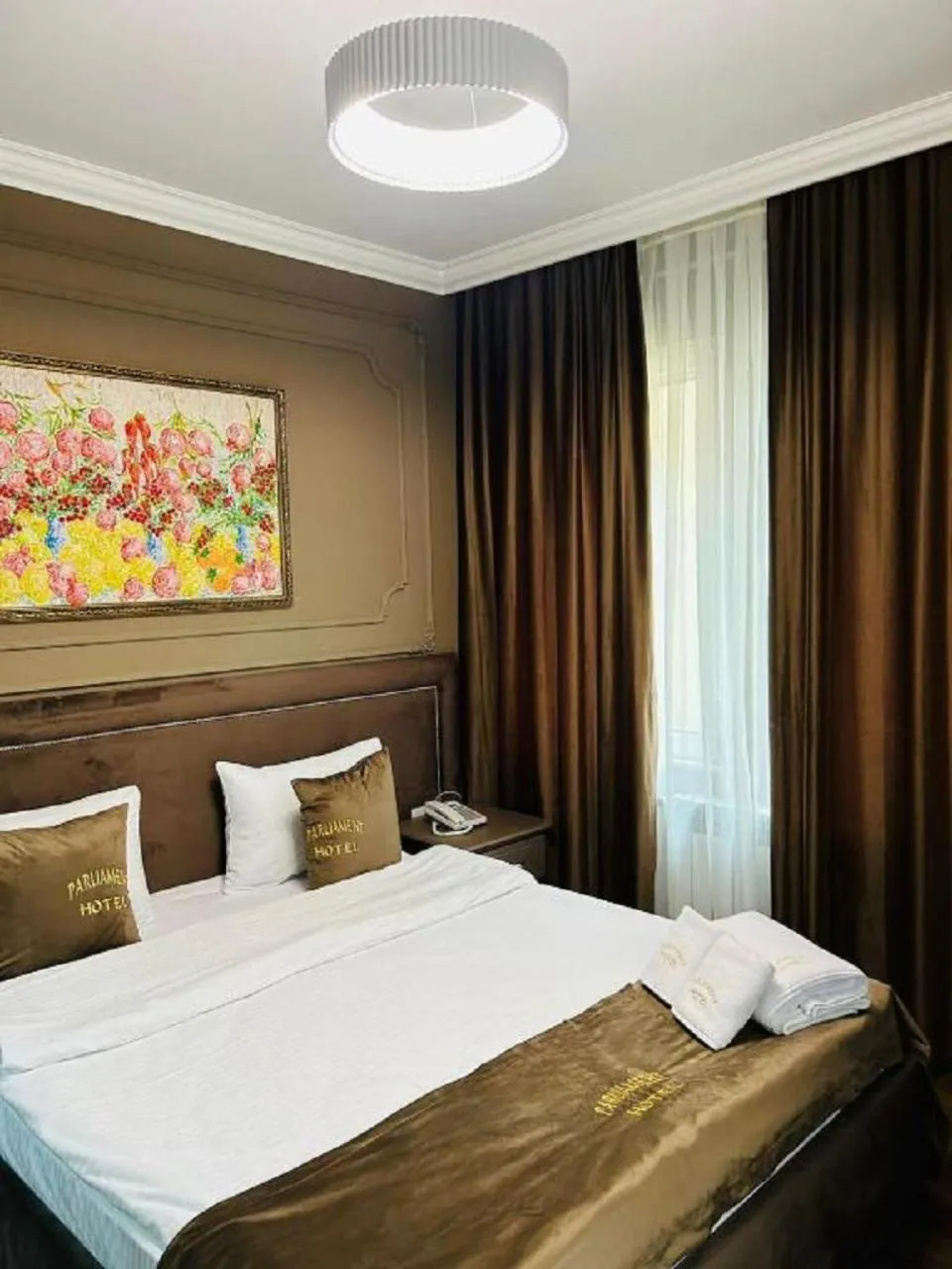 Bed in Parliament Hotel Baku