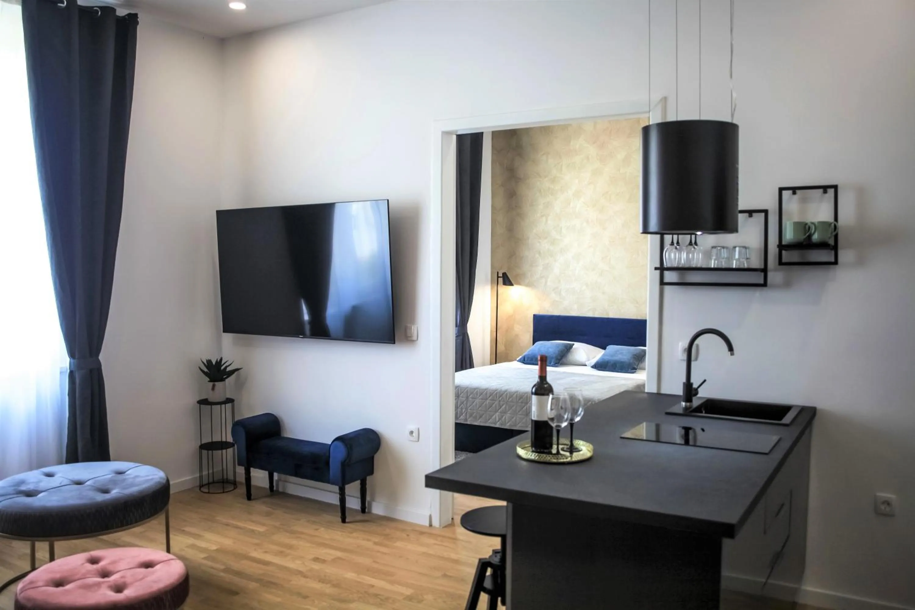 Hedone City Luxury Apartments with FREE PARKING