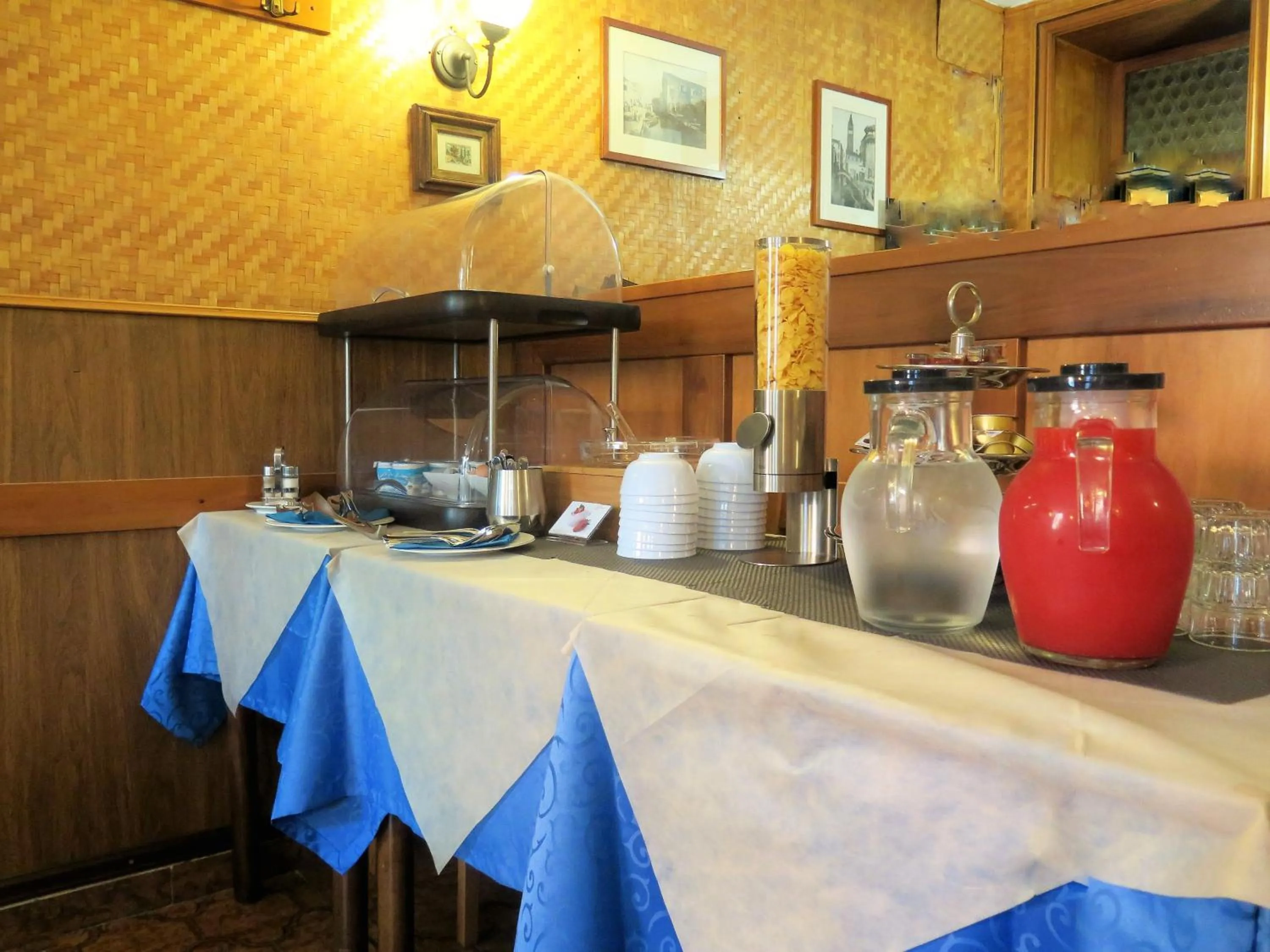 Restaurant/places to eat in Al Soffiador