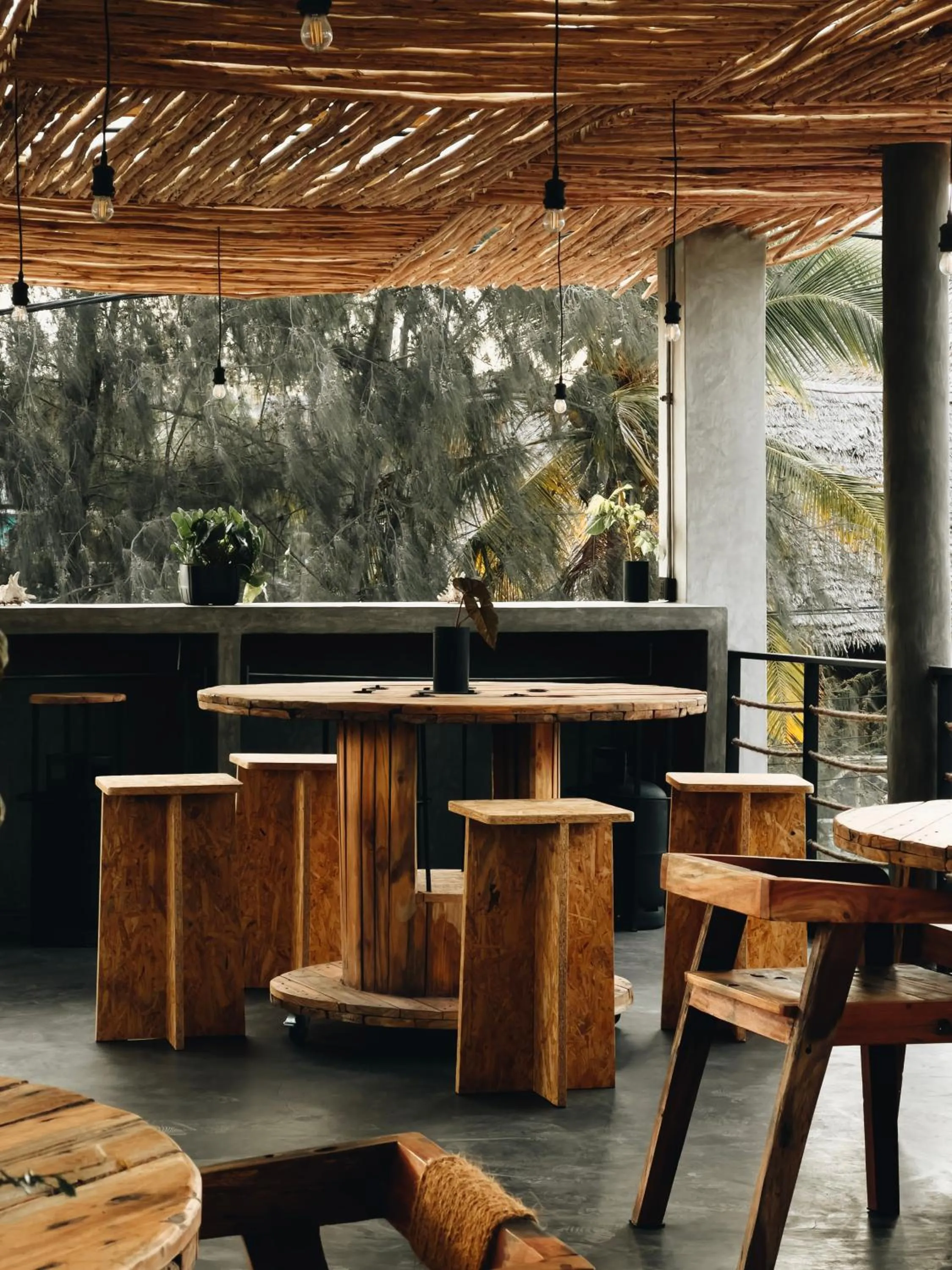 Restaurant/places to eat in BaraBara Eat&Sleep