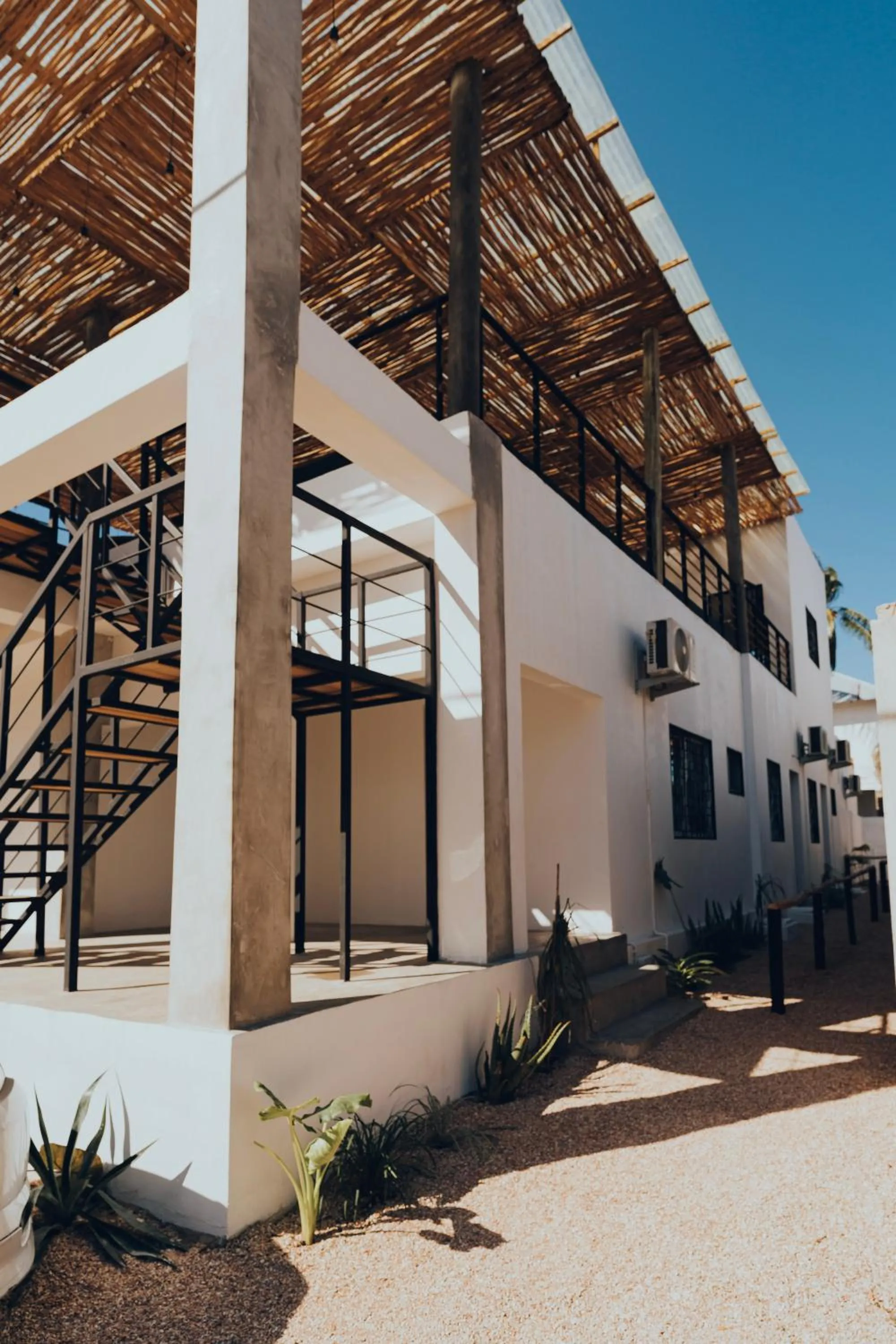 Property building in BaraBara Eat&Sleep